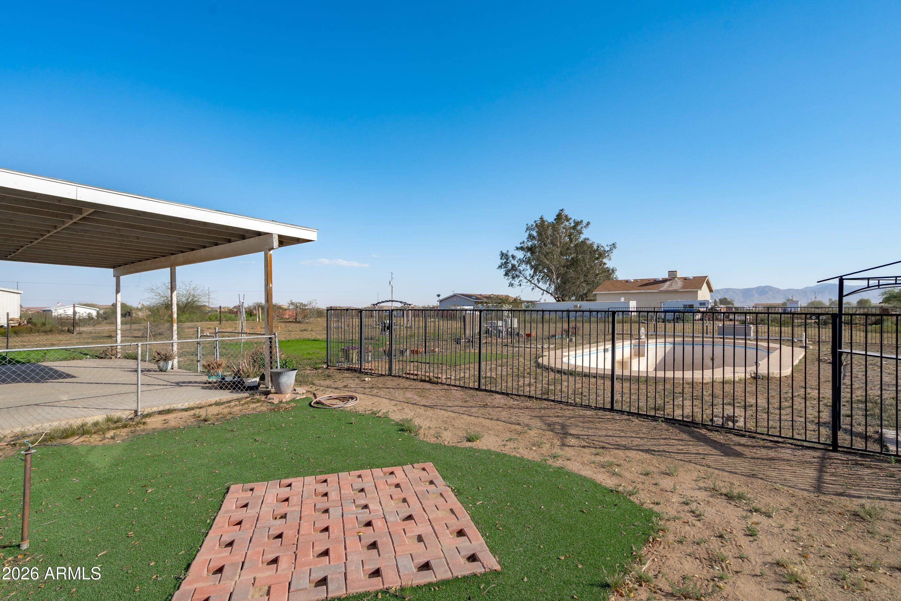 22547 W DUANE Lane