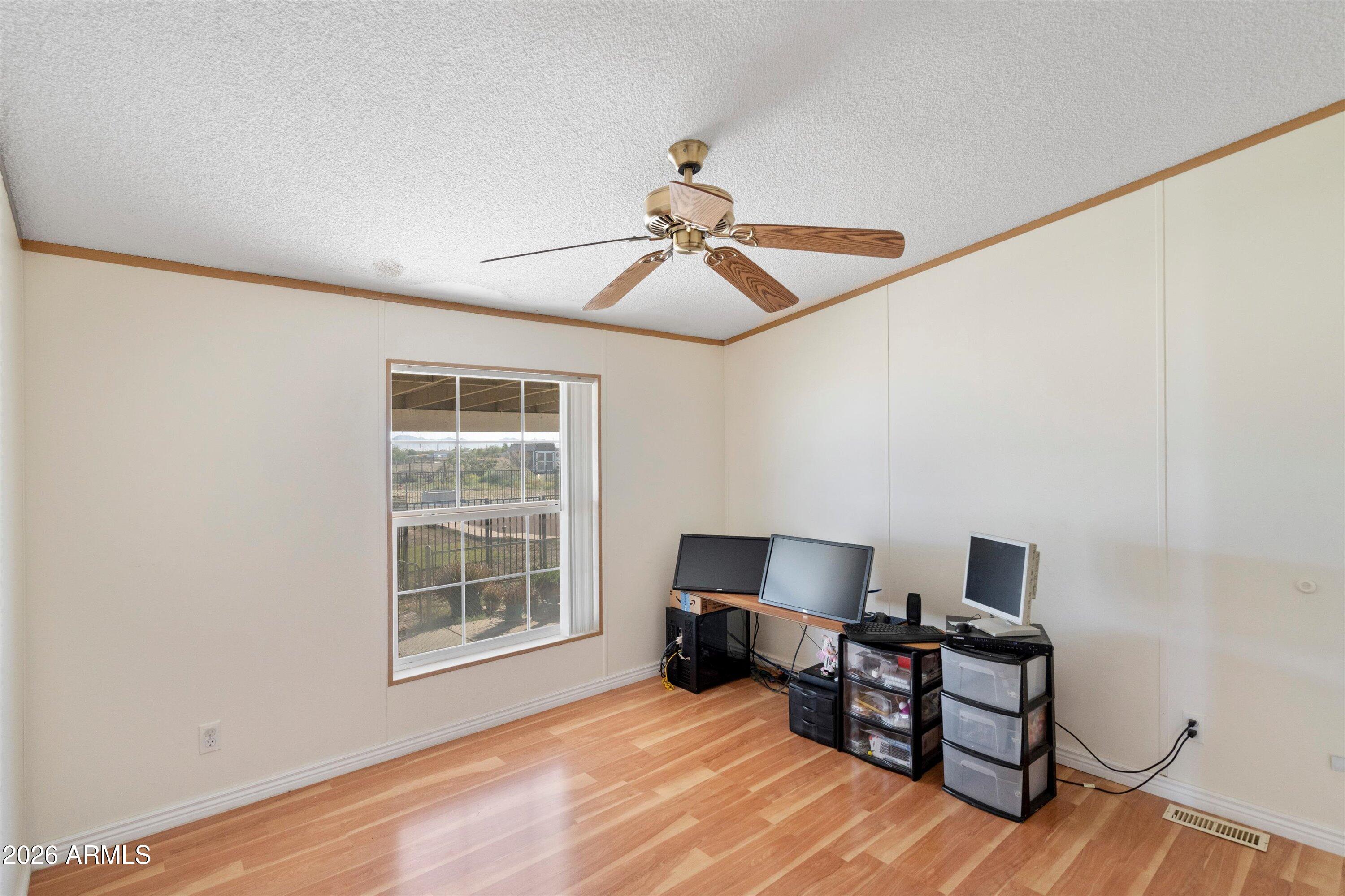 22547 W DUANE Lane