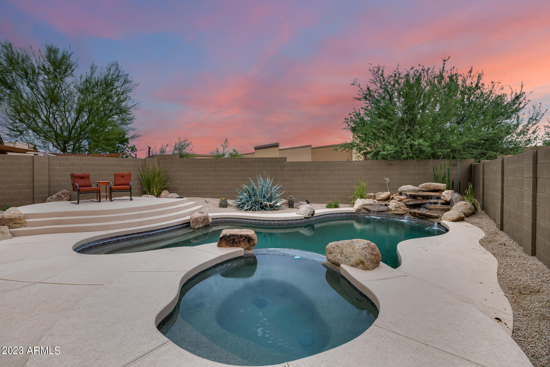 3419 W THOREAU Lane