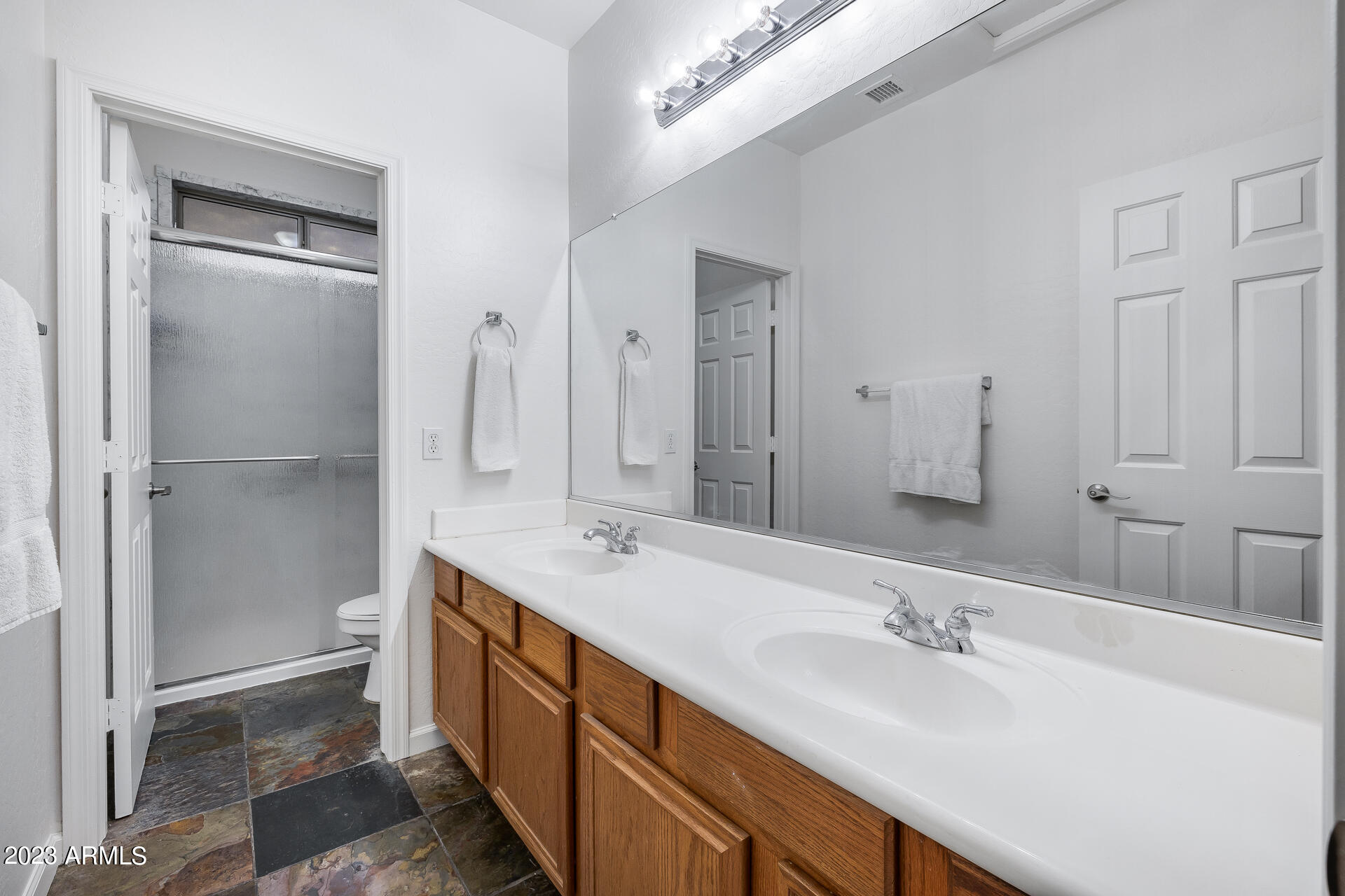 3419 W THOREAU Lane