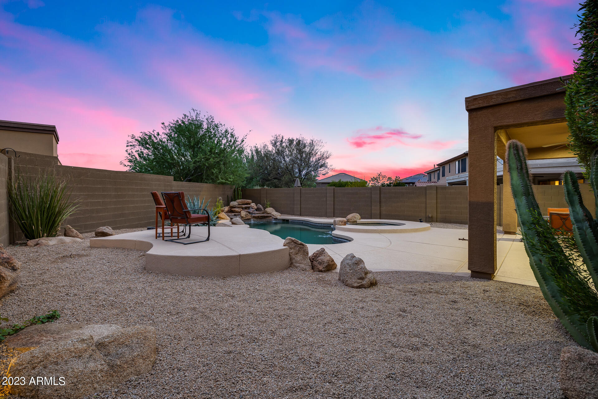 3419 W THOREAU Lane