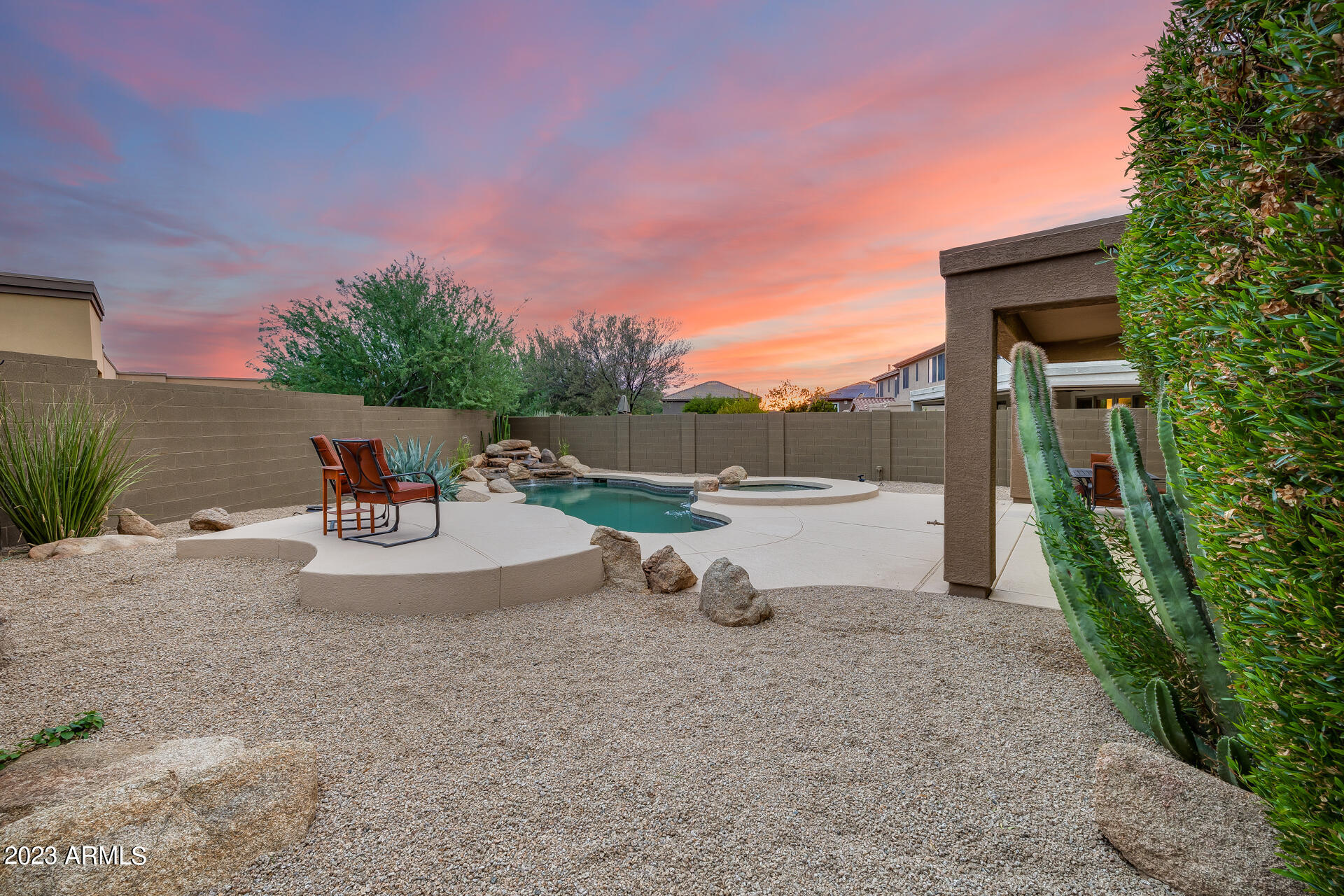 3419 W THOREAU Lane