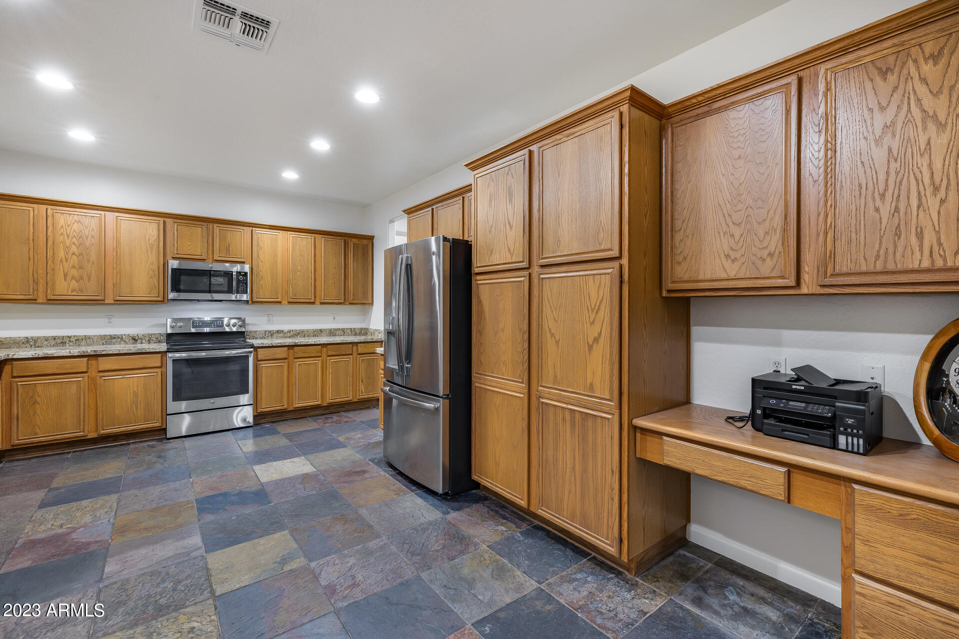 3419 W THOREAU Lane