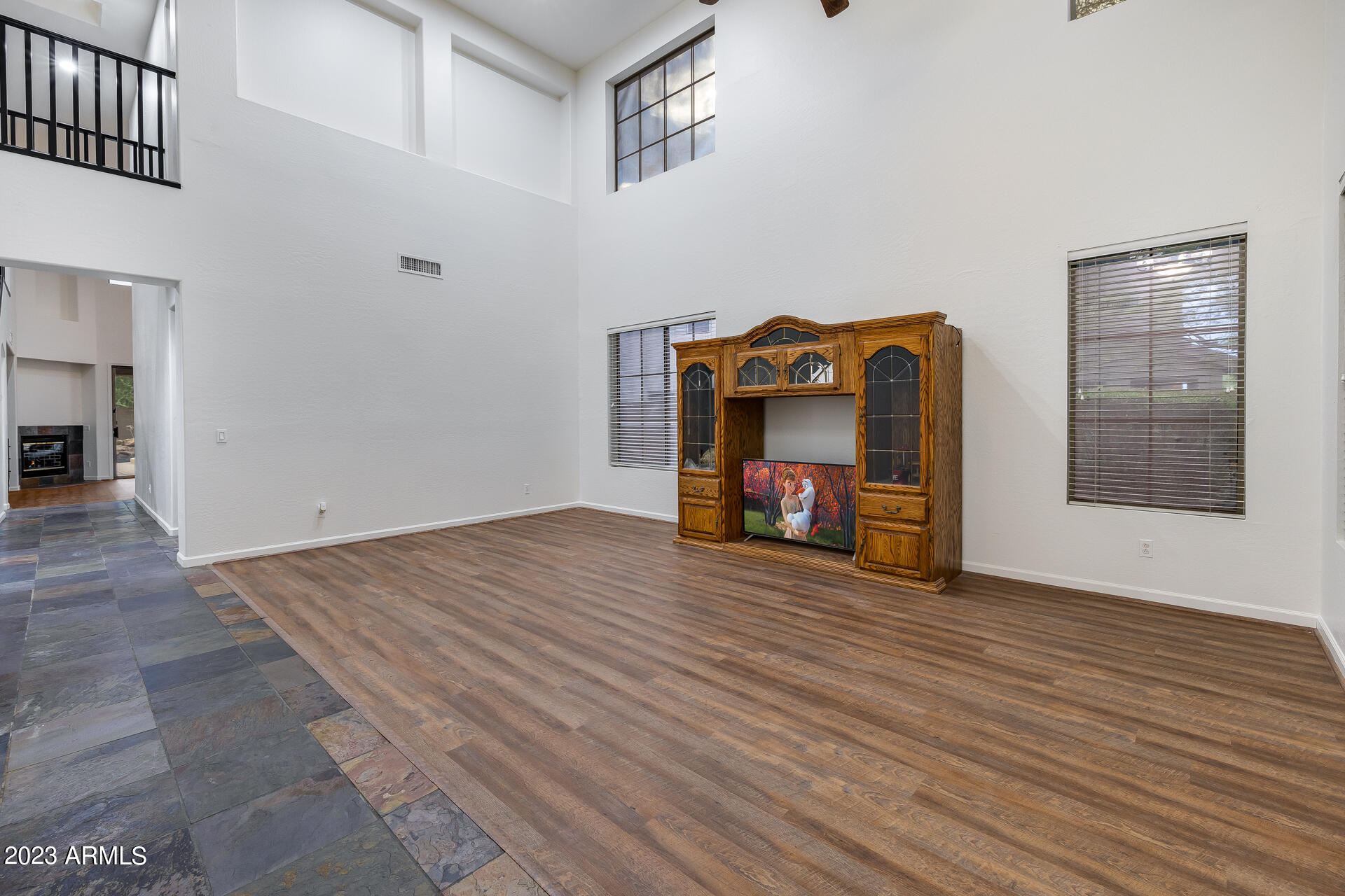 3419 W THOREAU Lane