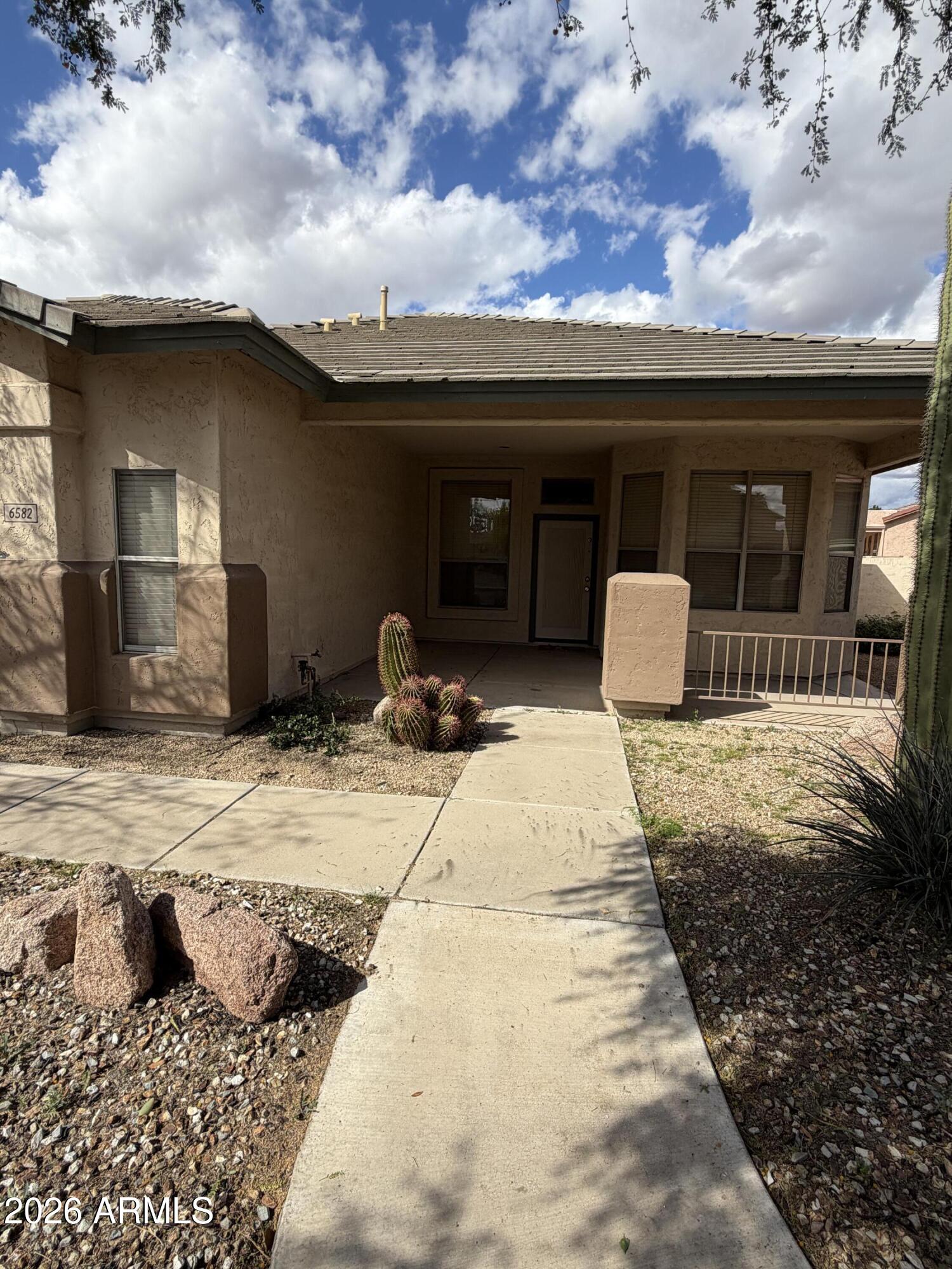 6582 W ORAIBI Drive