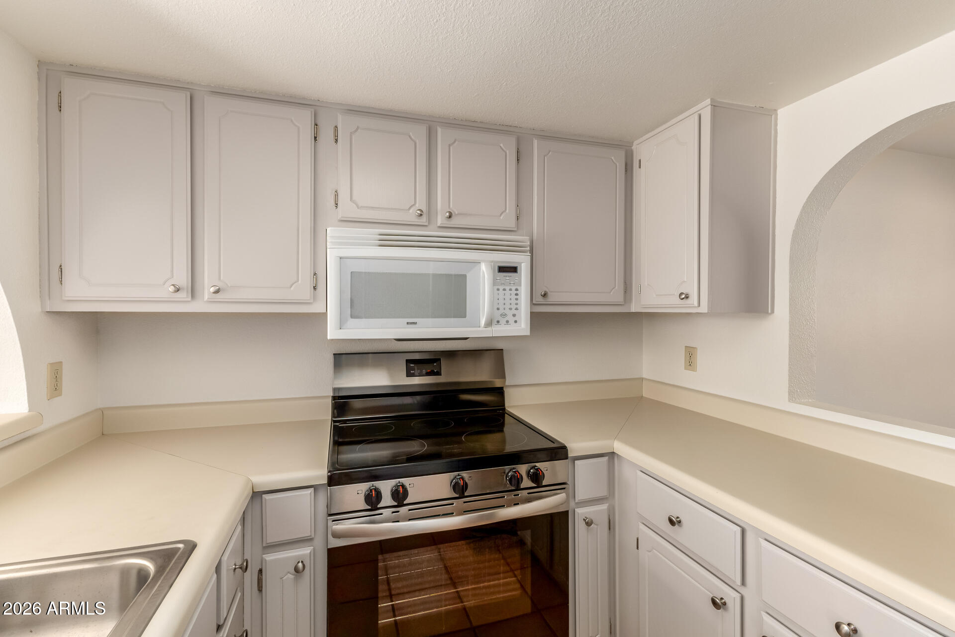 611 W 13TH Street
