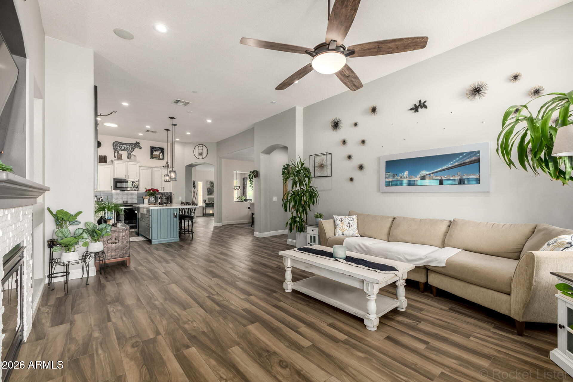 13614 W CATALINA Drive