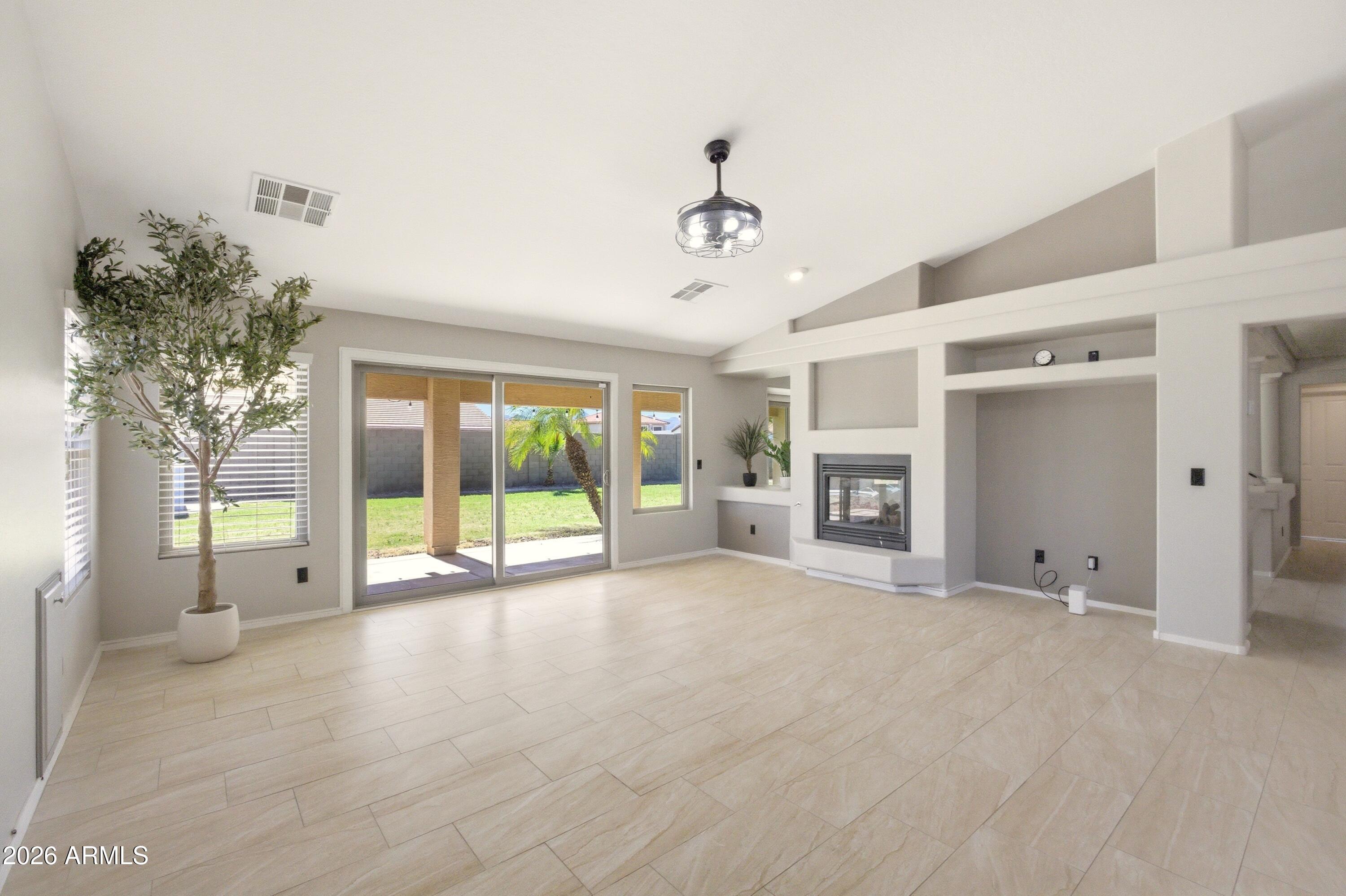 5009 W GWEN Street