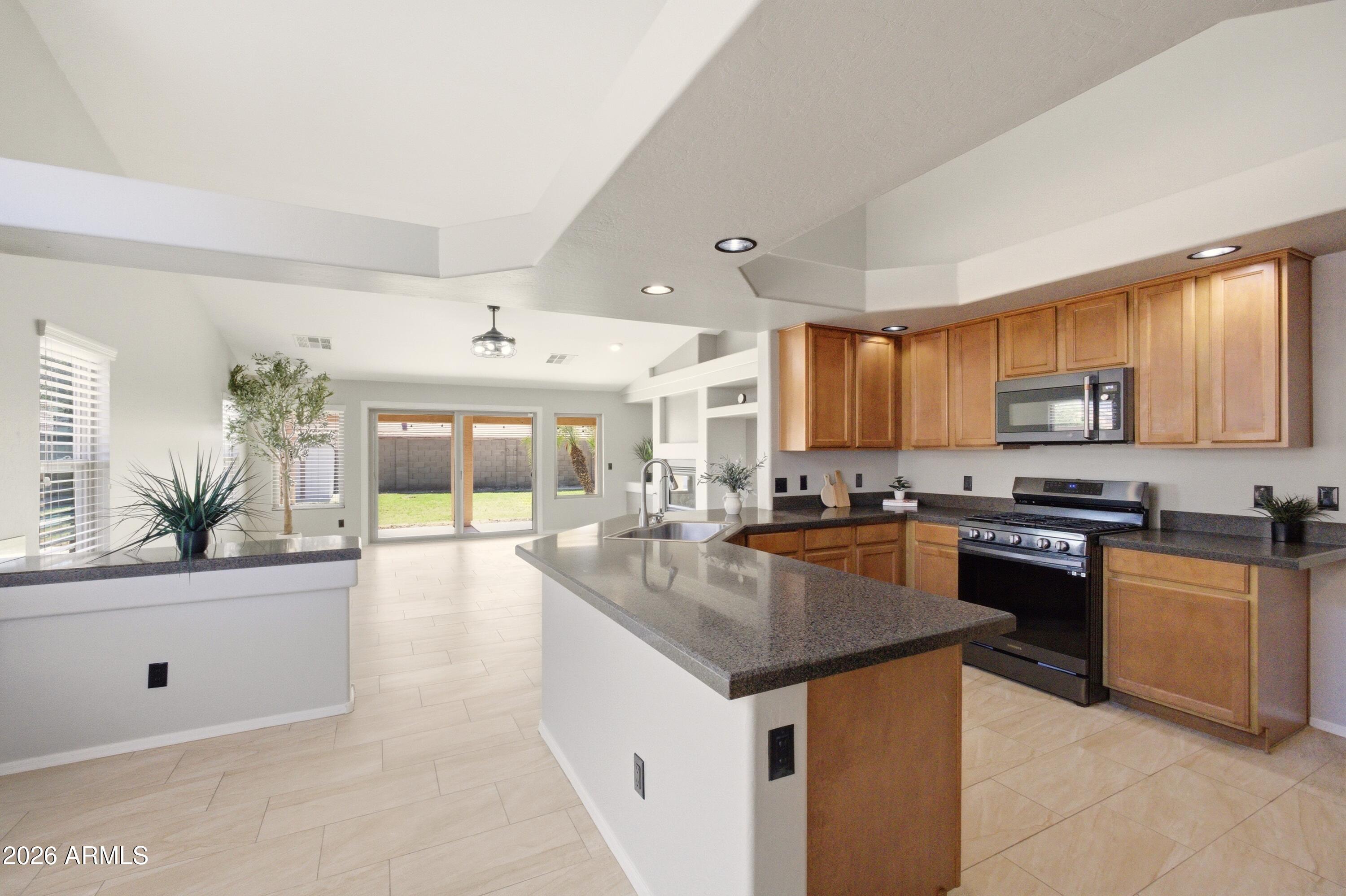 5009 W GWEN Street