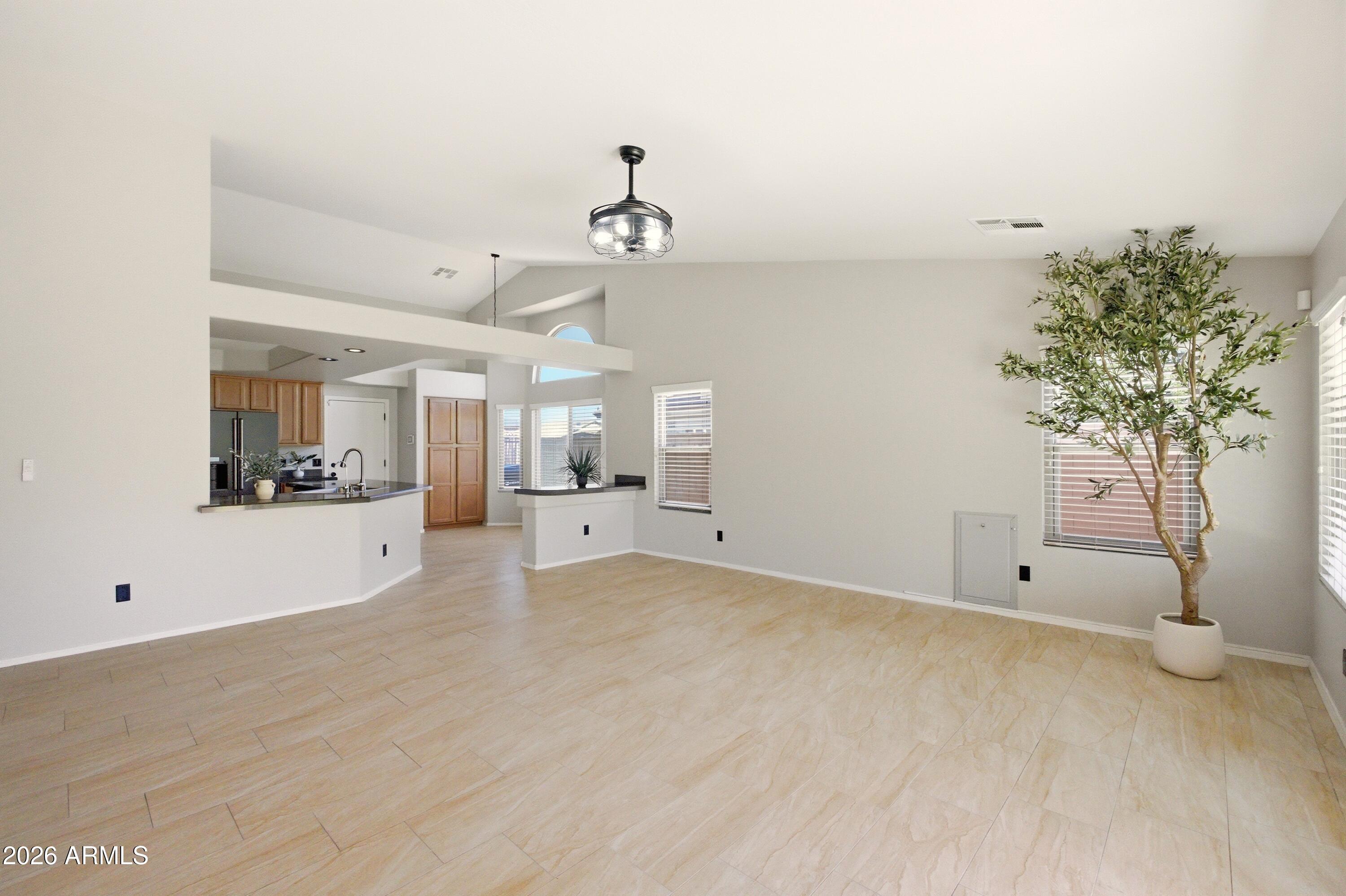 5009 W GWEN Street