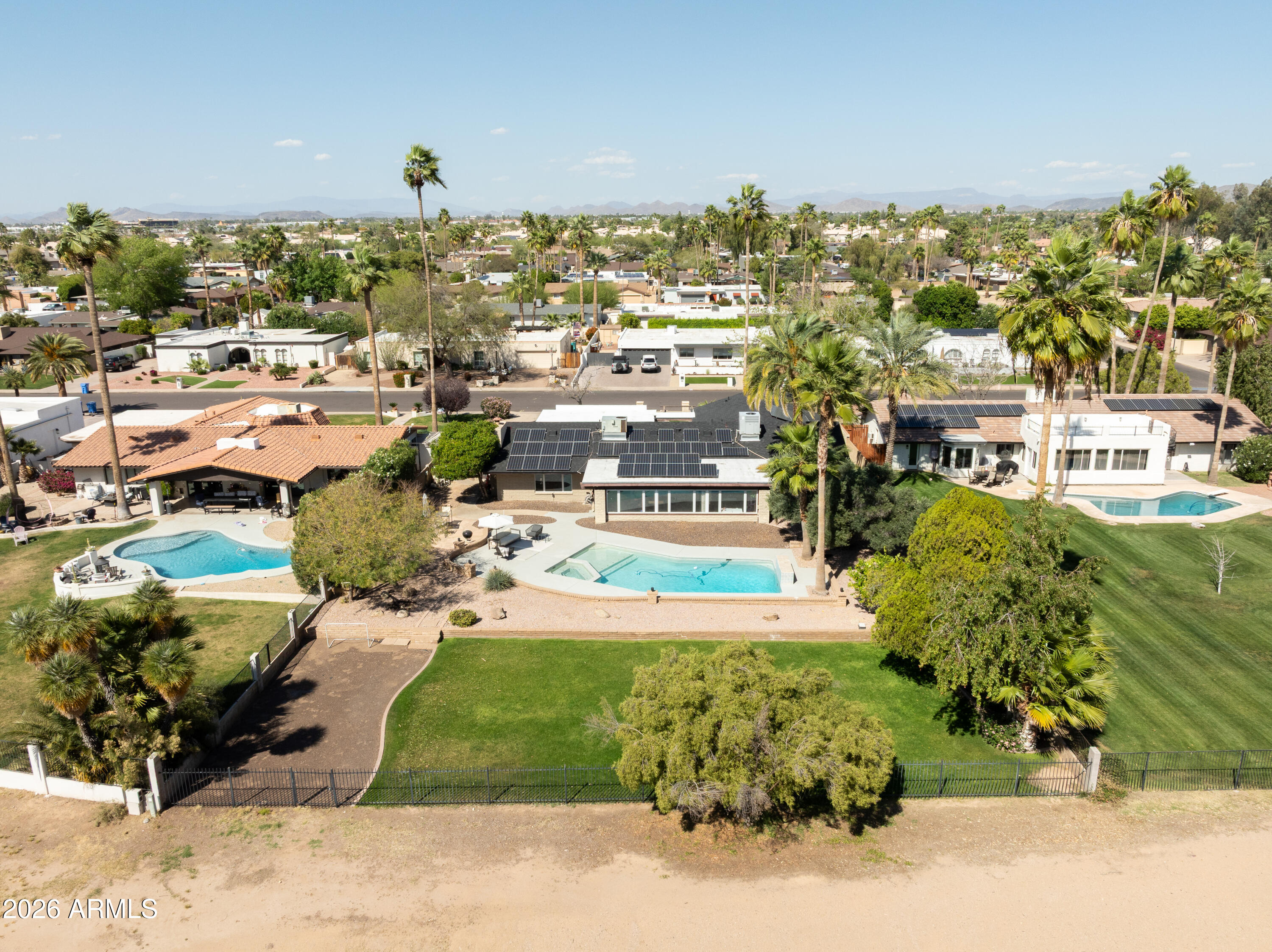 813 W GLENEAGLES Drive
