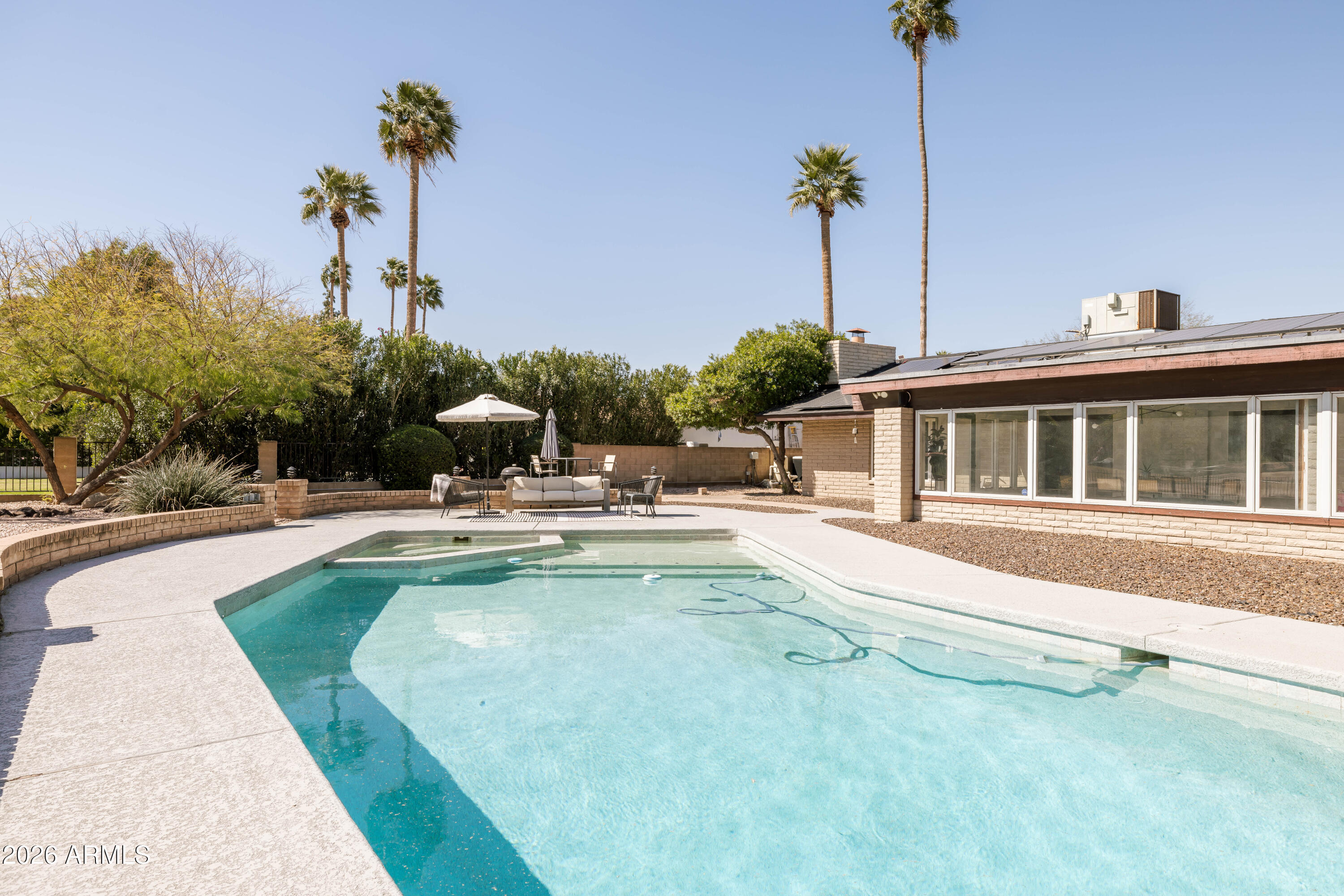813 W GLENEAGLES Drive