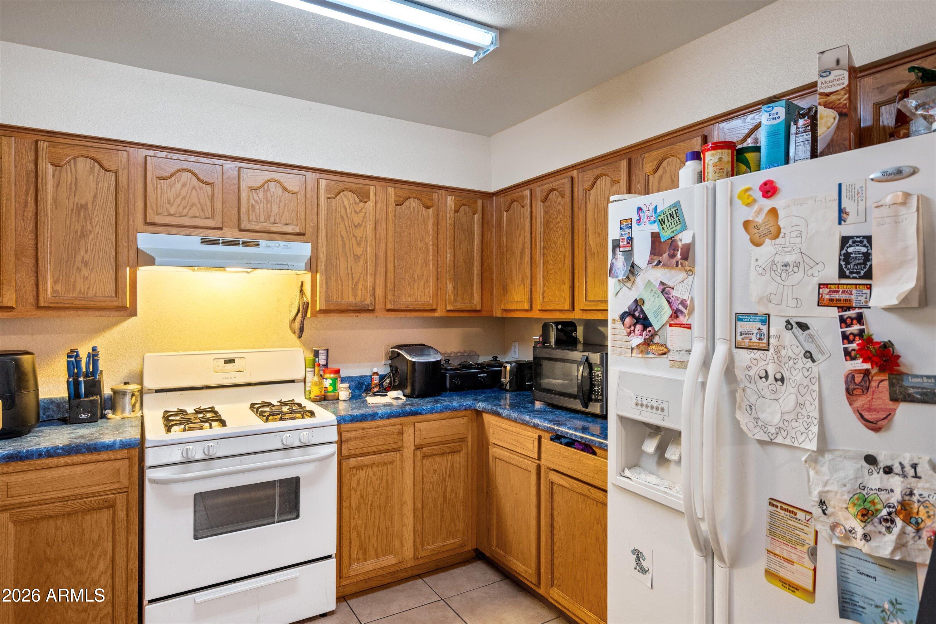 570 W RAMOS Drive