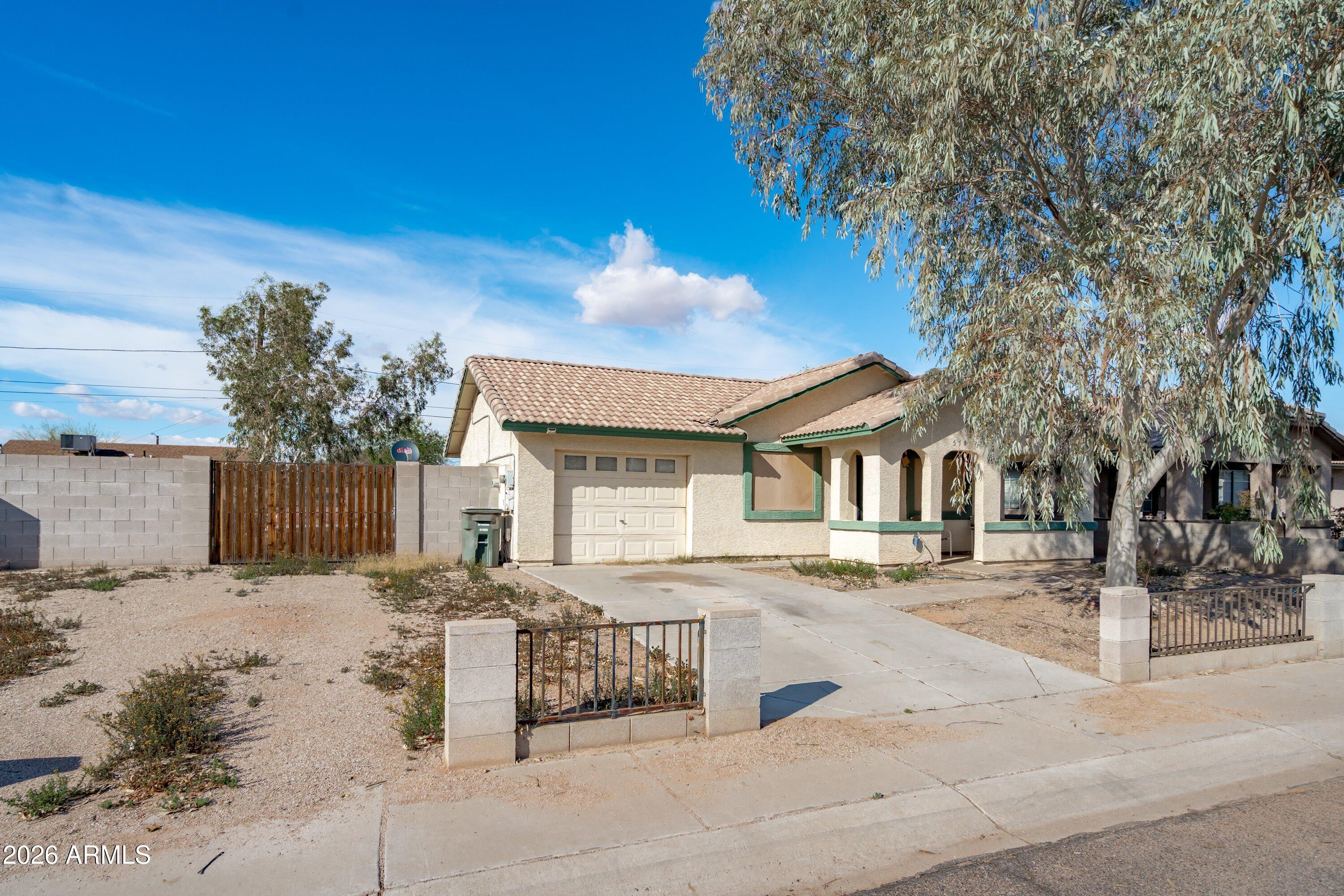 570 W RAMOS Drive