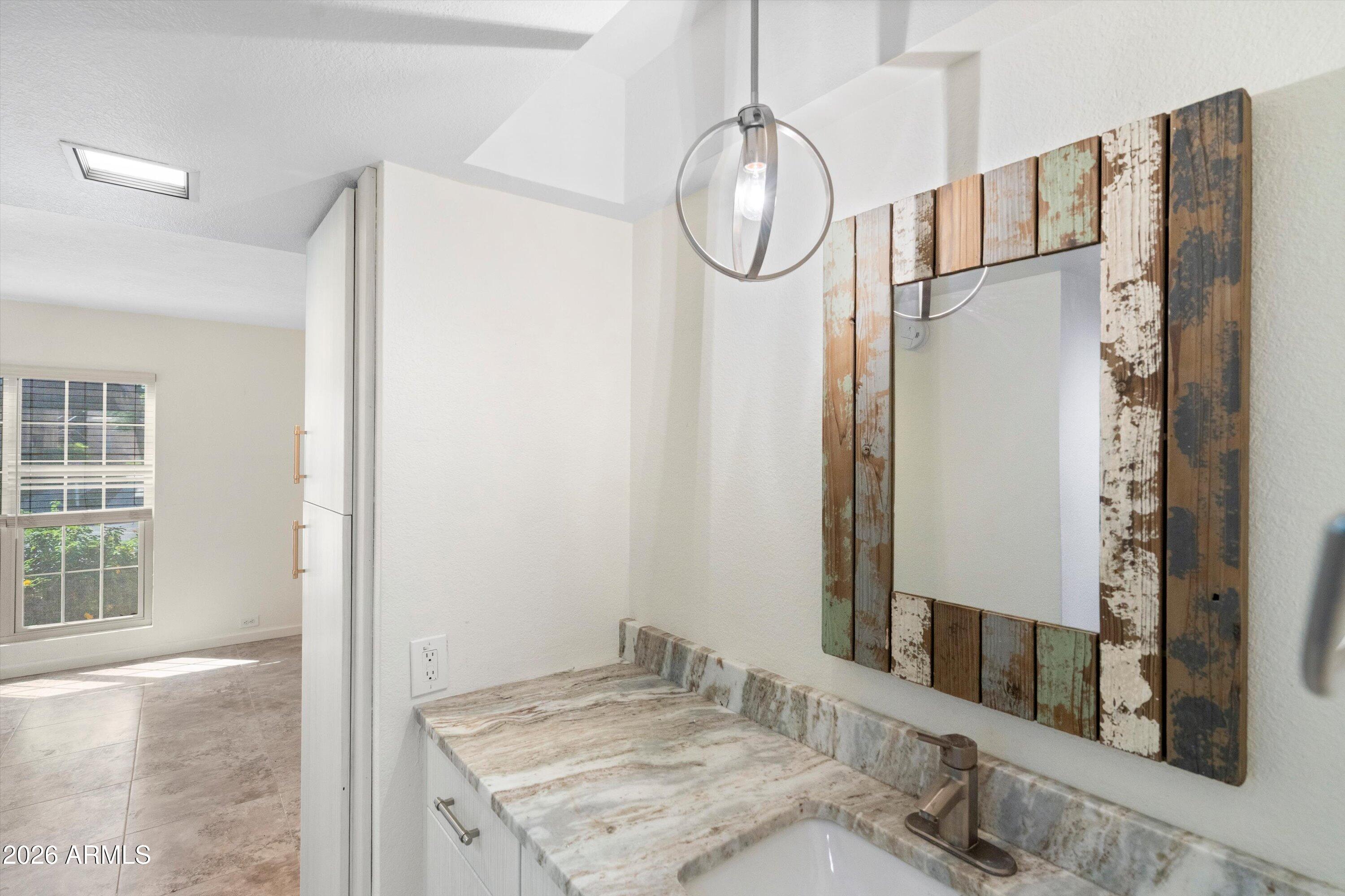 10401 N cave creek Road 1031