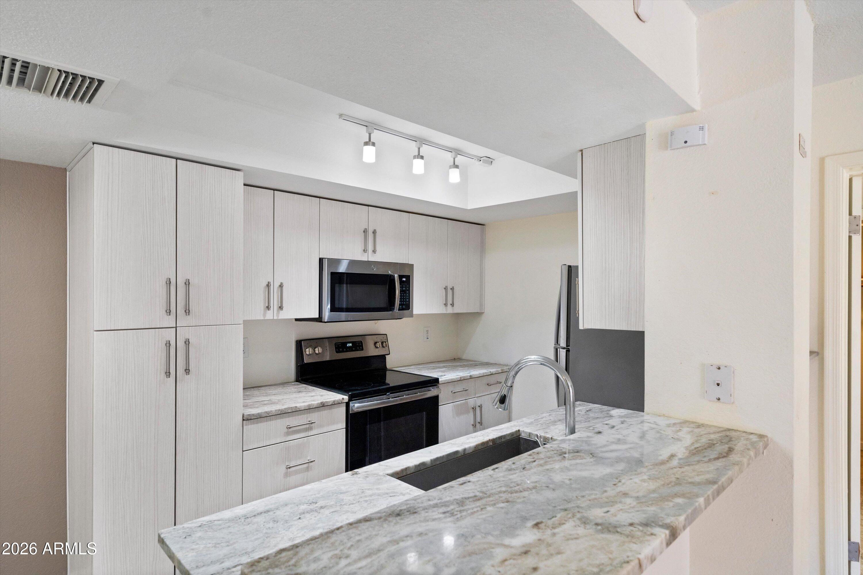 10401 N cave creek Road 1031