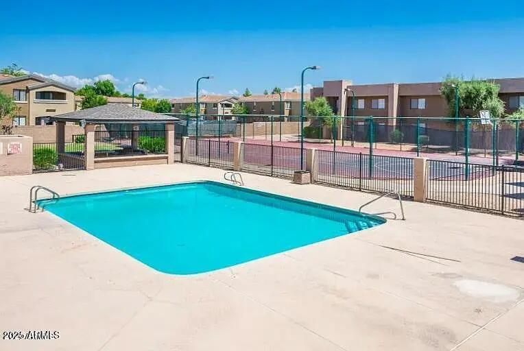 3810 N MARYVALE Parkway 2020