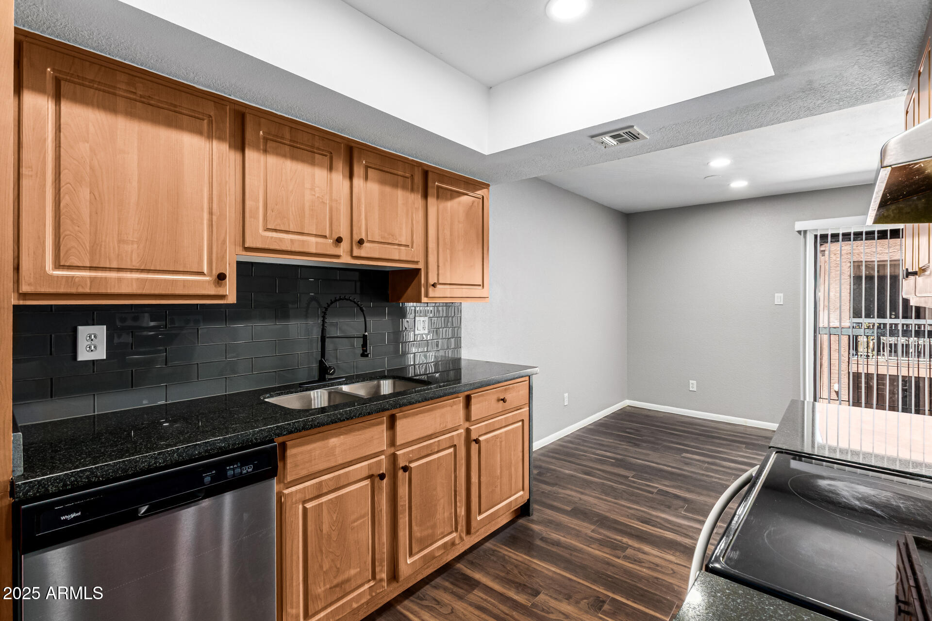 3810 N MARYVALE Parkway 2020