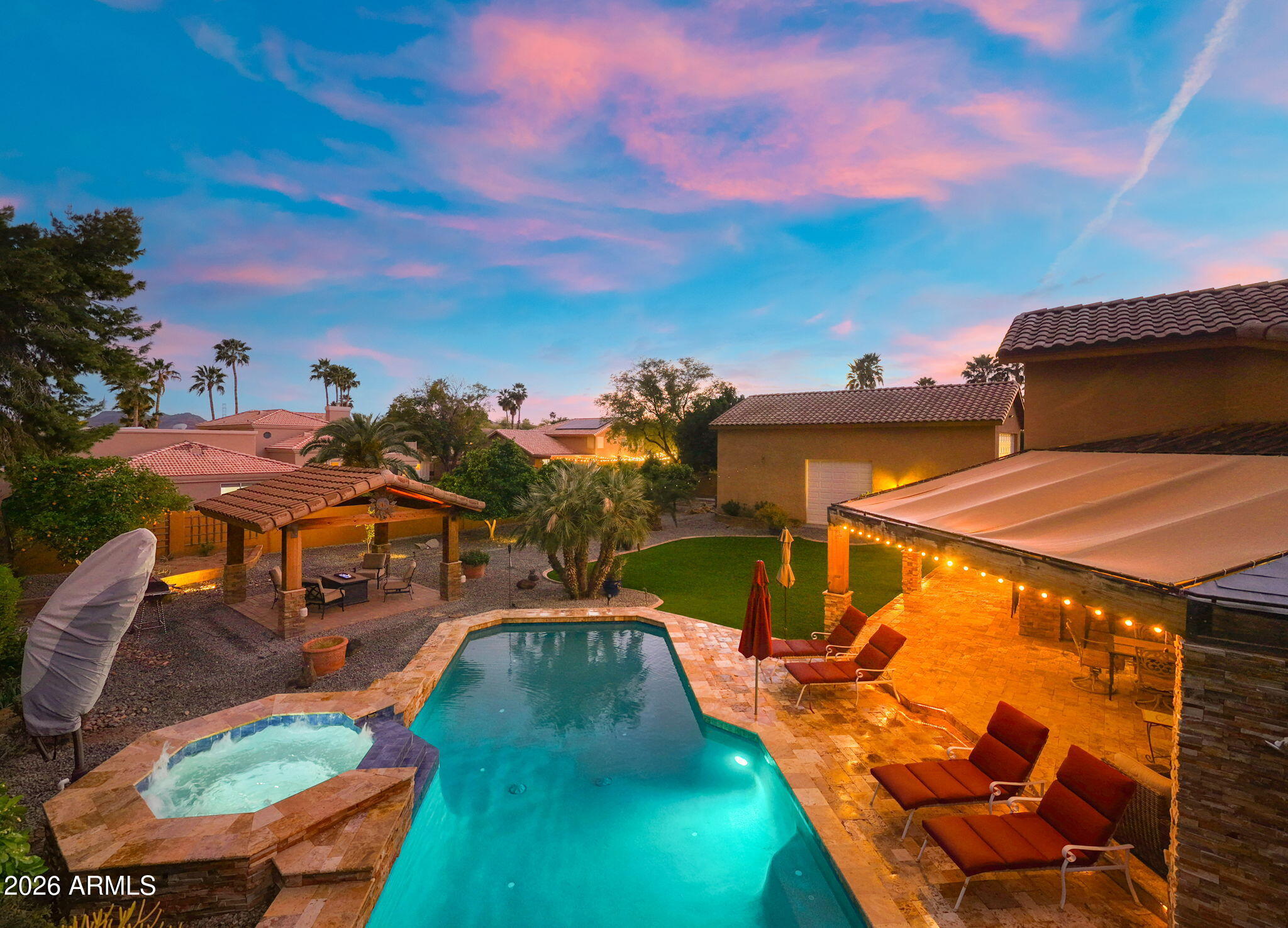 4613 W DESERT HOLLOW Drive