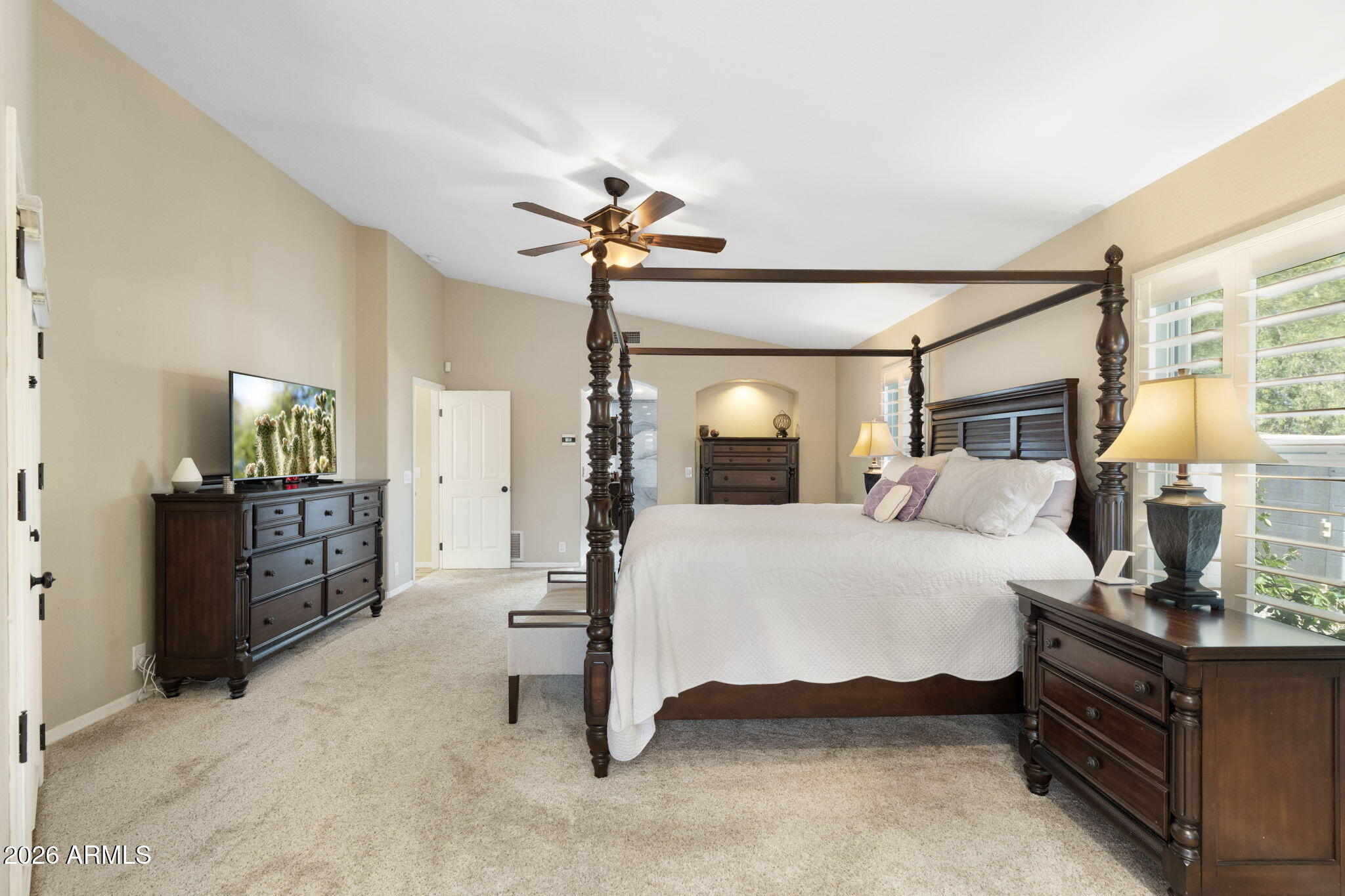 4613 W DESERT HOLLOW Drive