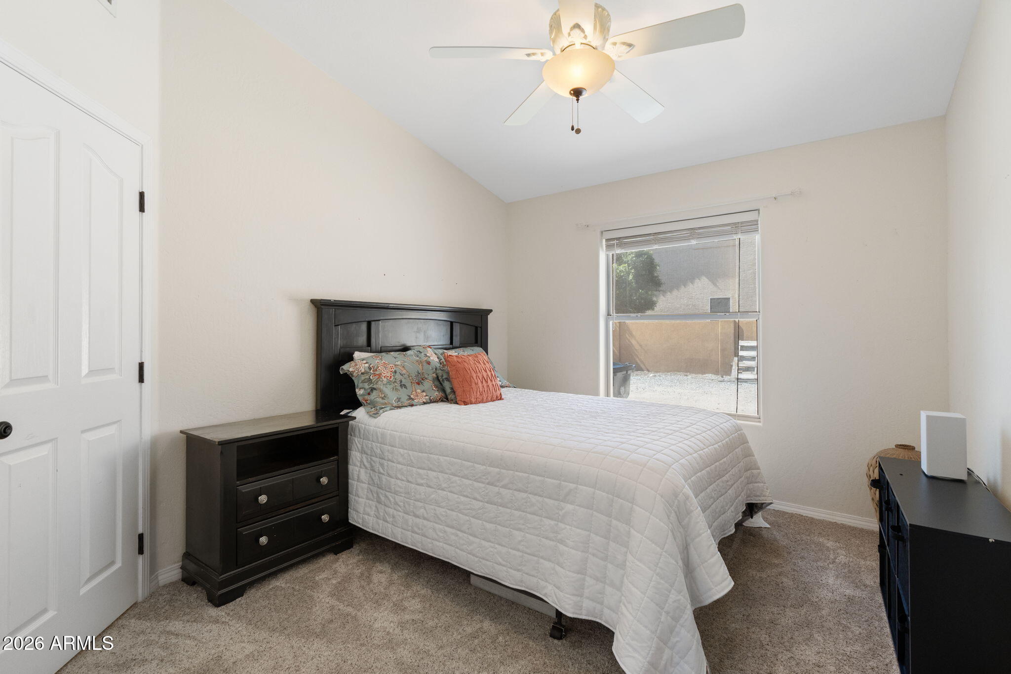 4613 W DESERT HOLLOW Drive