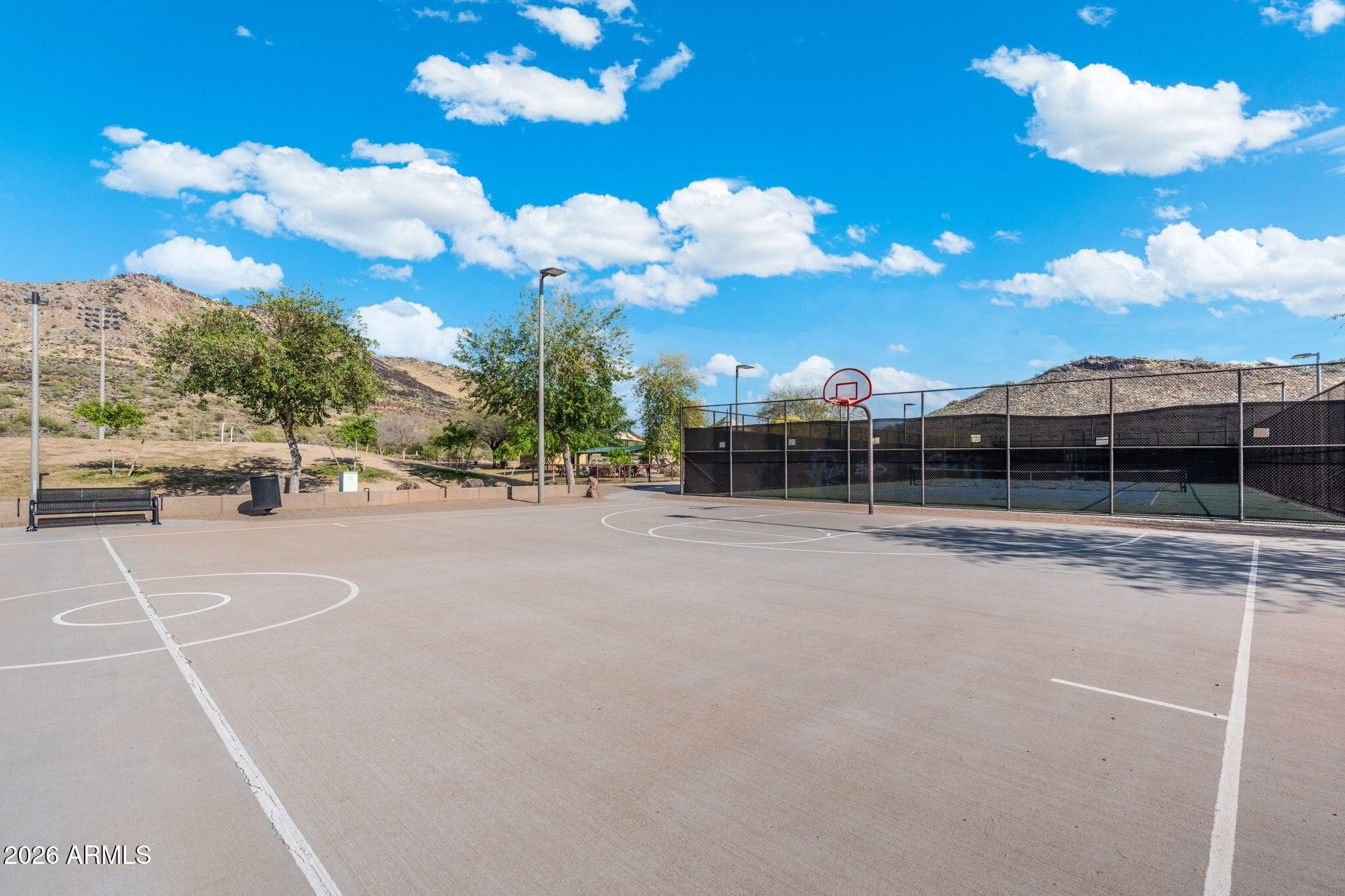 4613 W DESERT HOLLOW Drive