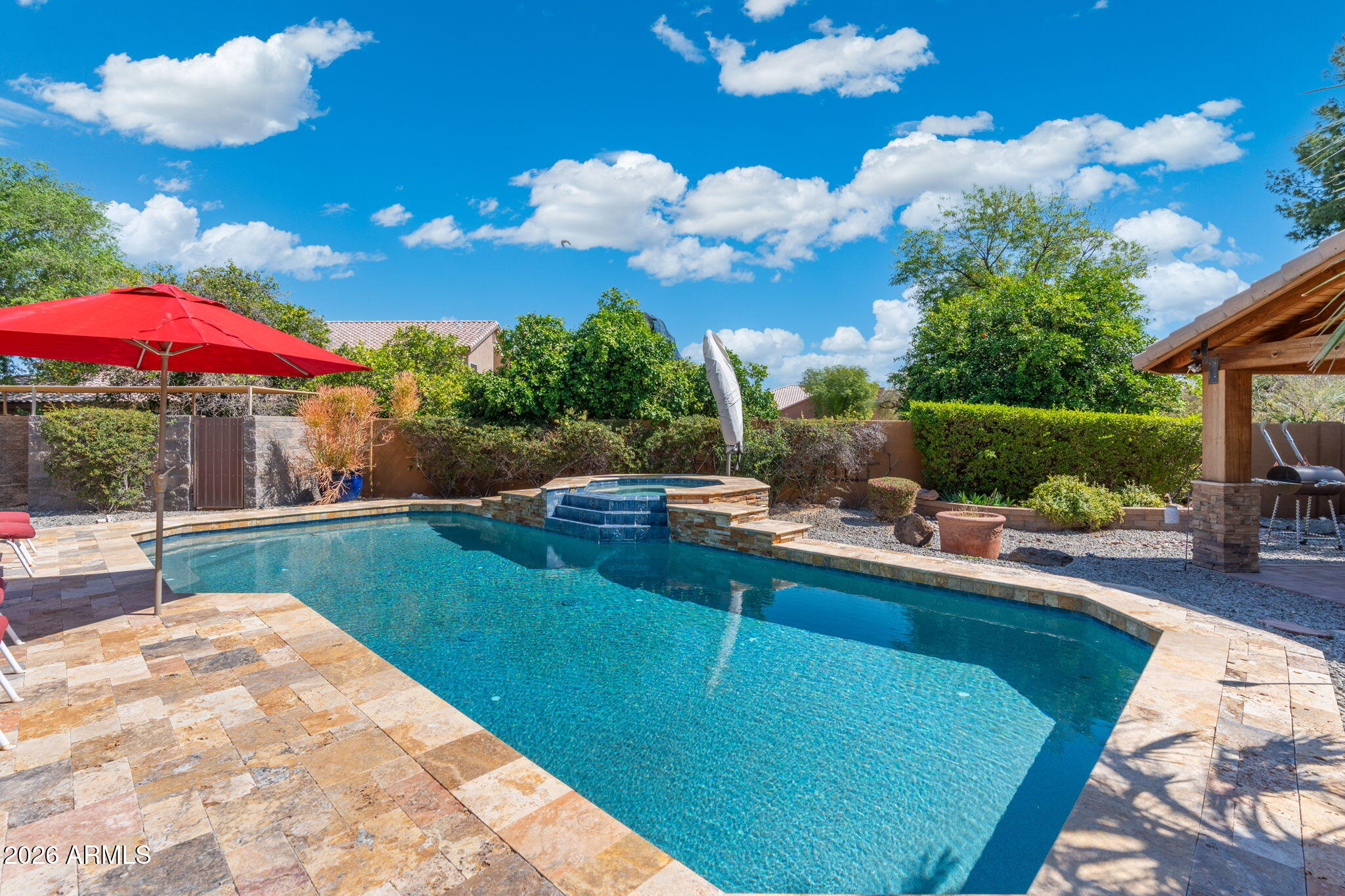 4613 W DESERT HOLLOW Drive