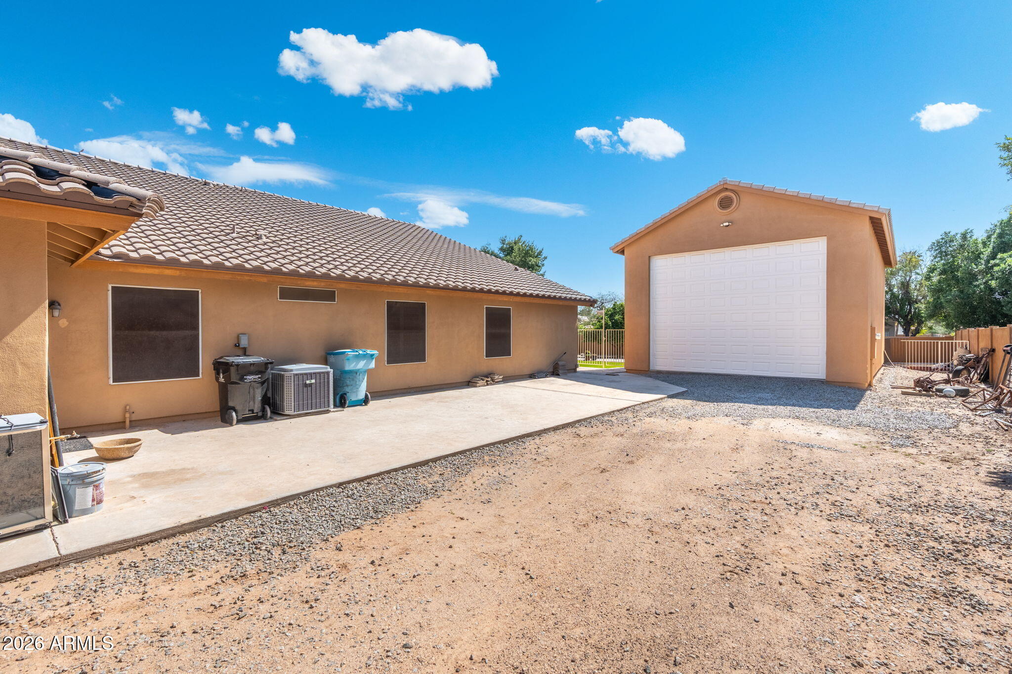 4613 W DESERT HOLLOW Drive