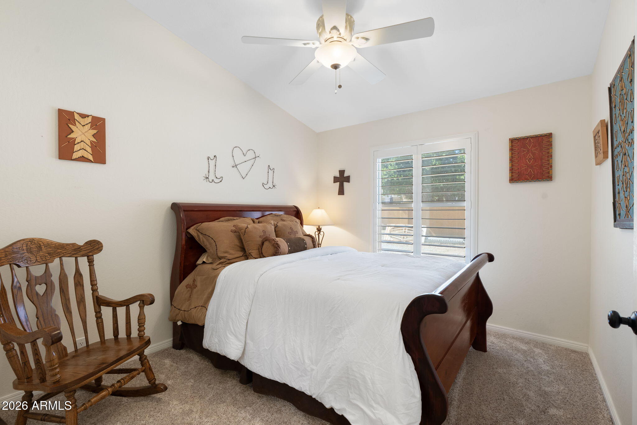 4613 W DESERT HOLLOW Drive