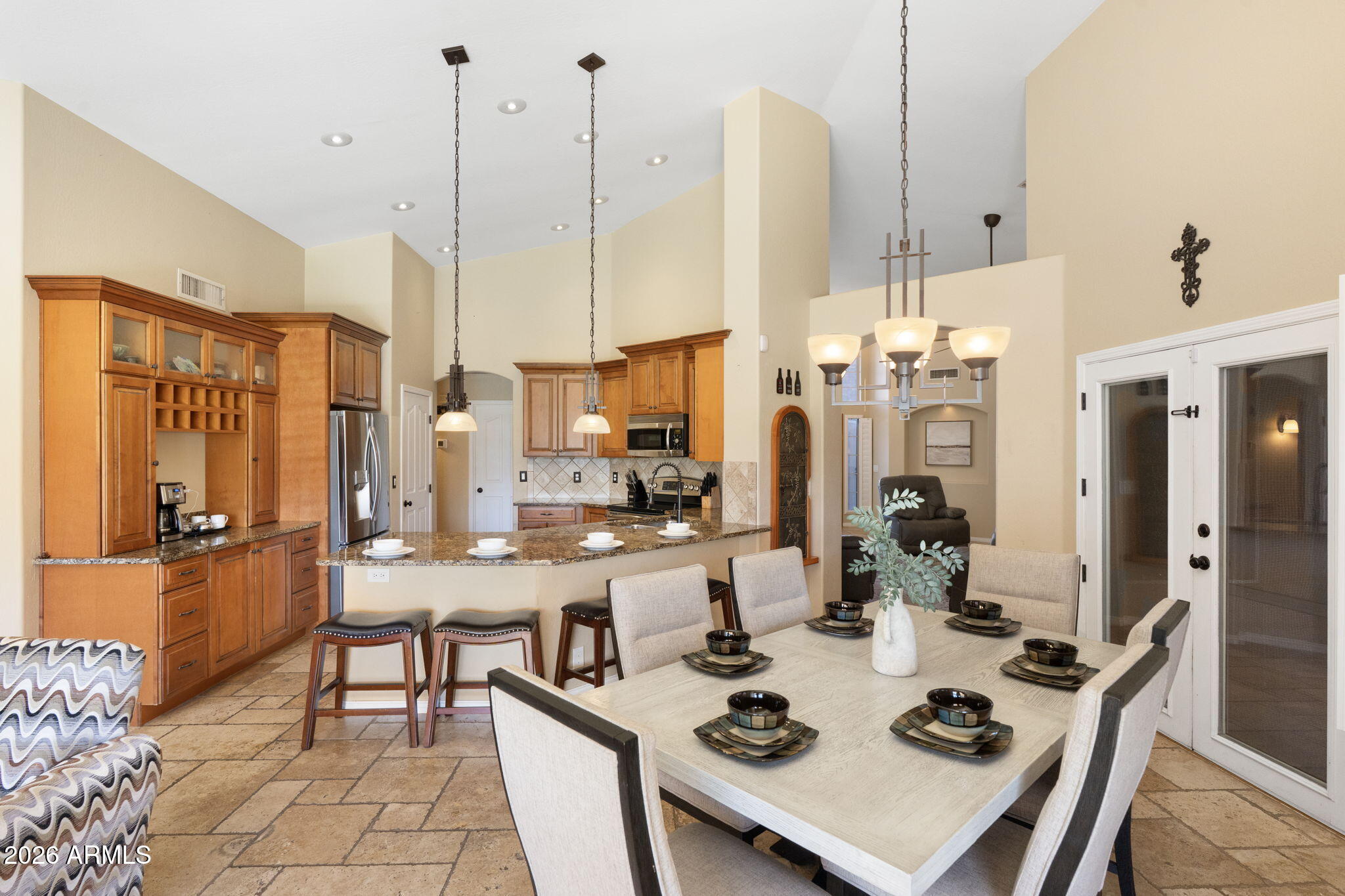 4613 W DESERT HOLLOW Drive