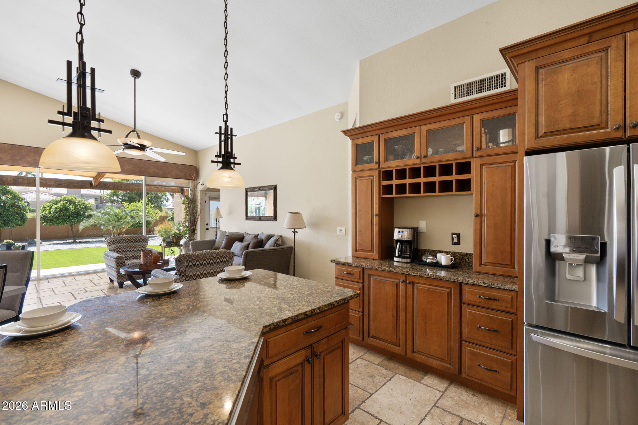 4613 W DESERT HOLLOW Drive