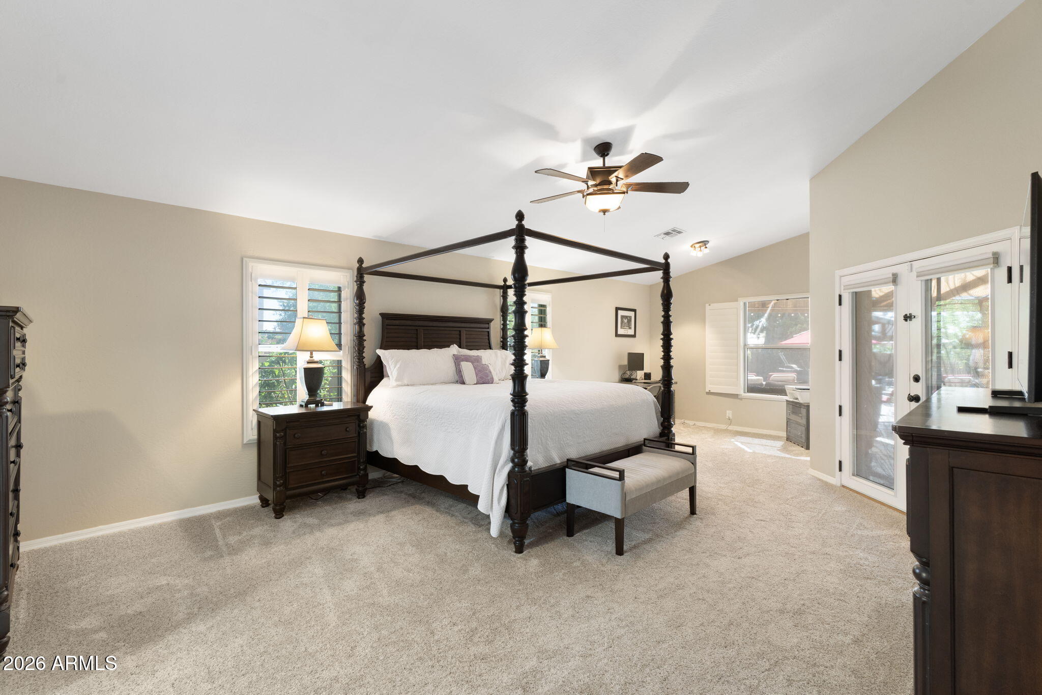 4613 W DESERT HOLLOW Drive