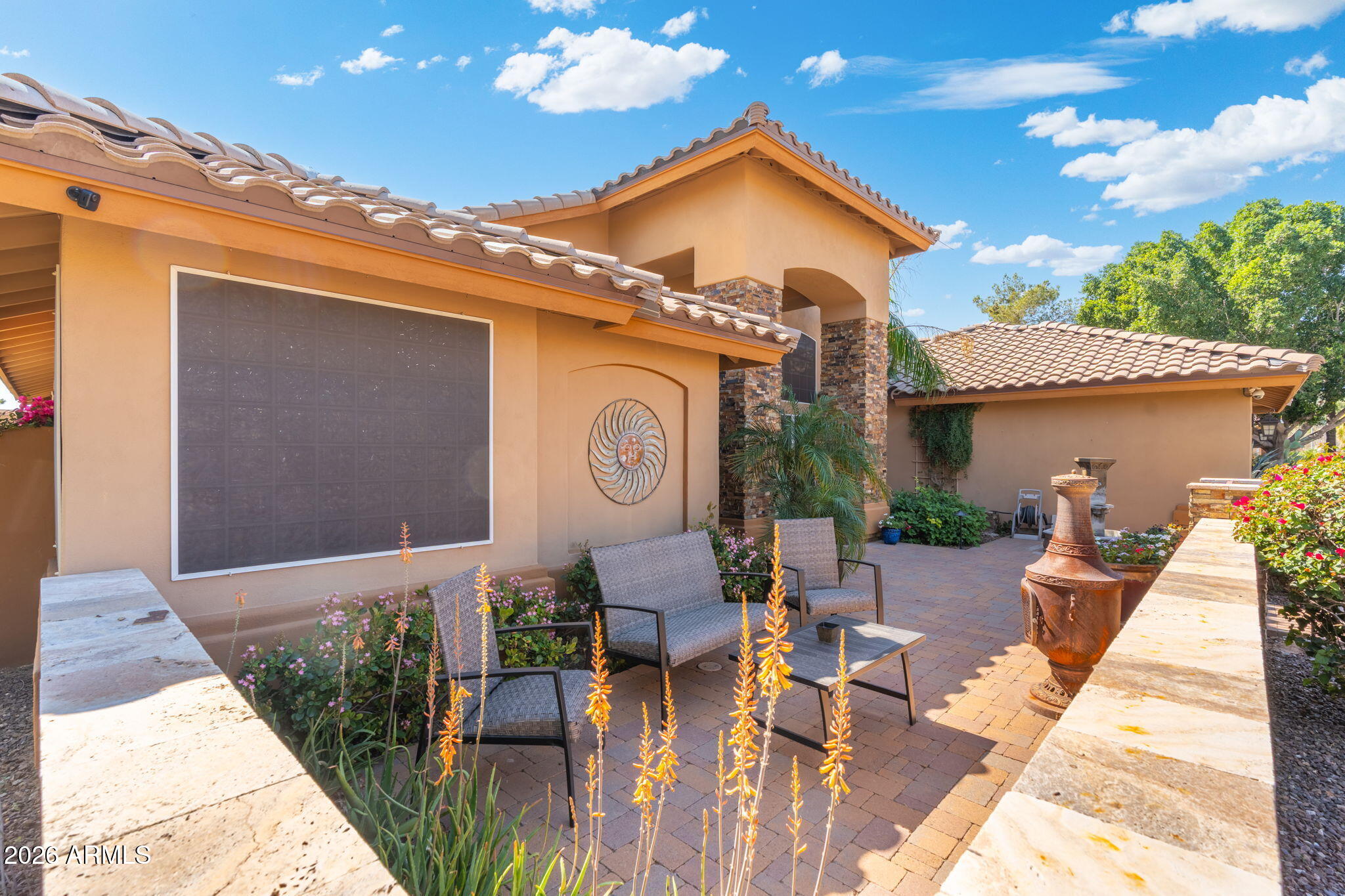 4613 W DESERT HOLLOW Drive