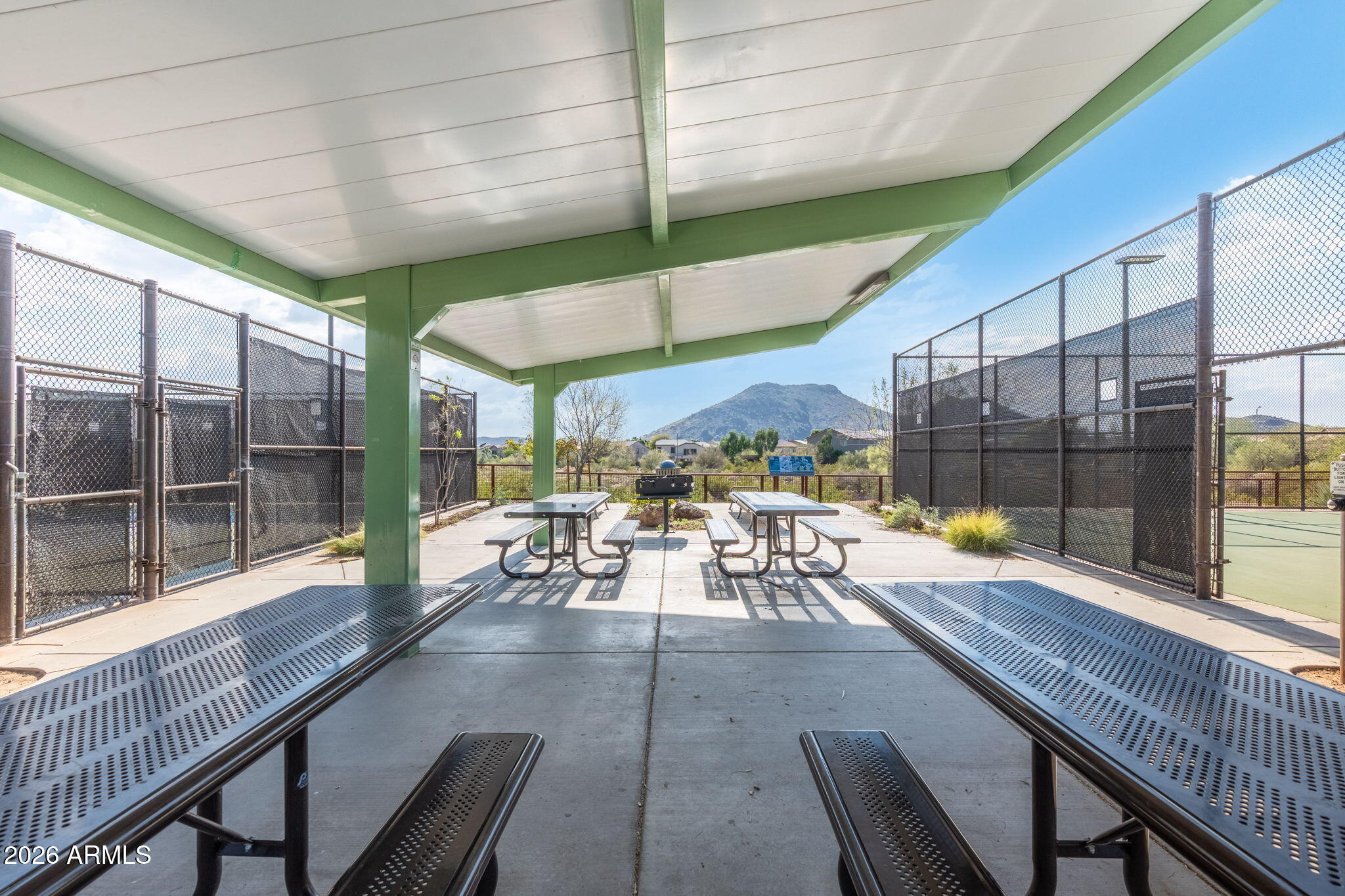 4613 W DESERT HOLLOW Drive