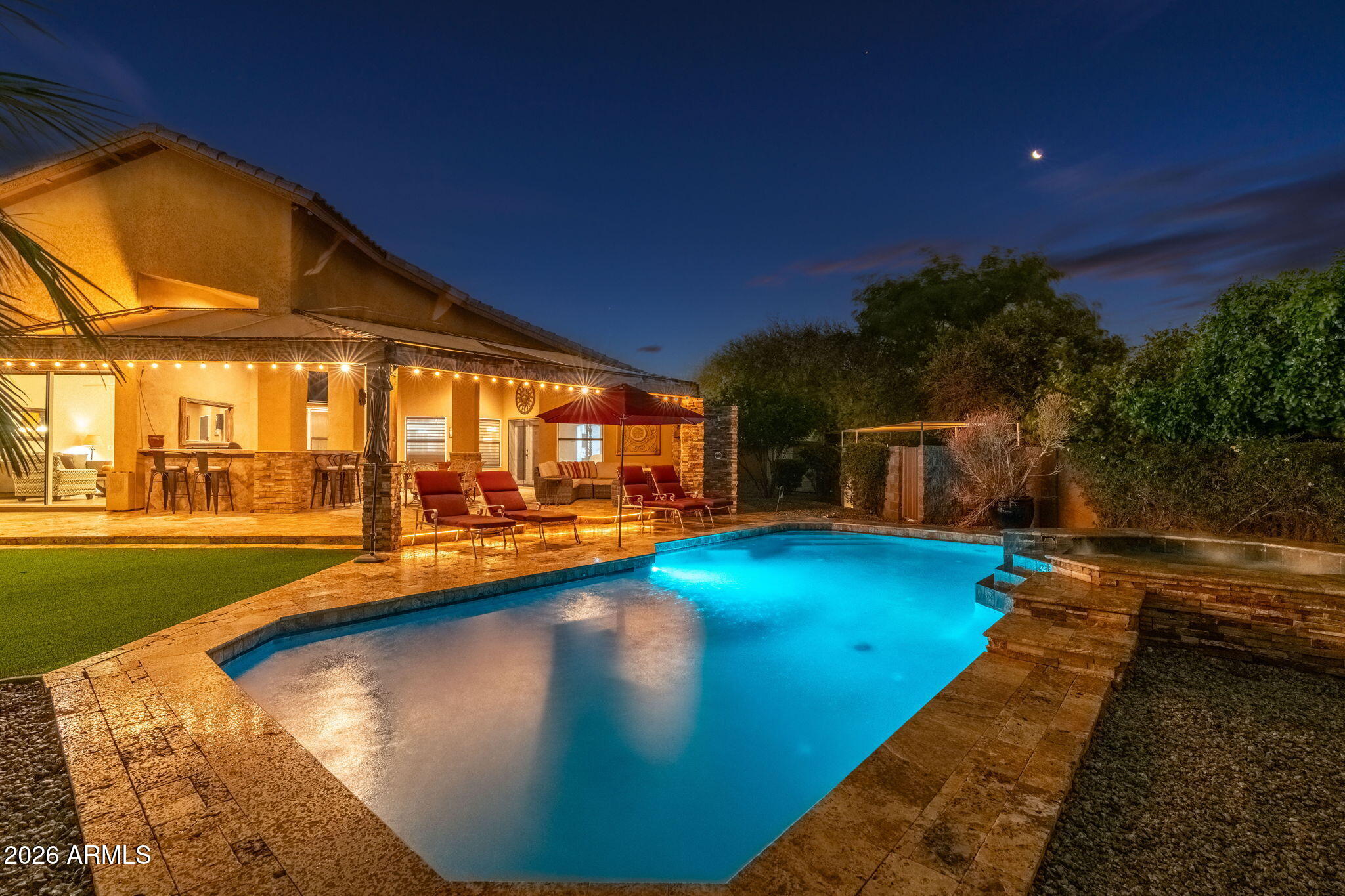 4613 W DESERT HOLLOW Drive