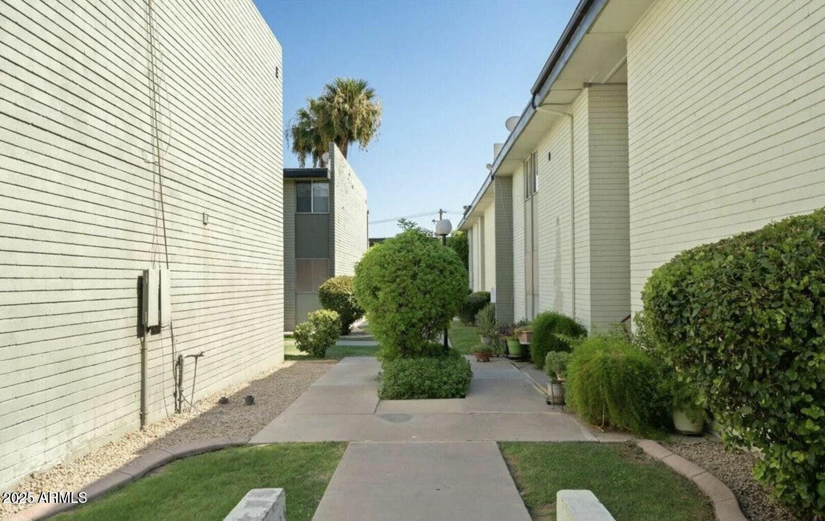 6767 N 7TH Street 123