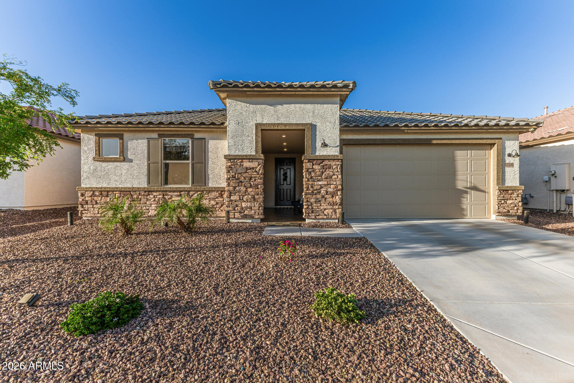 17140 W RUNNING DEER Trail