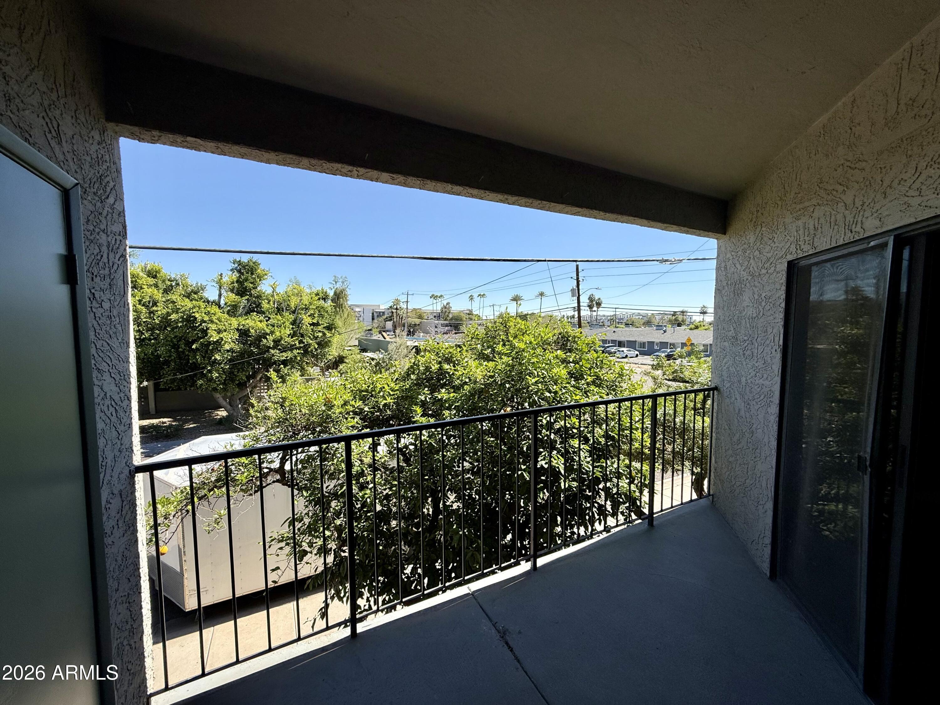 1352 E HIGHLAND Avenue 202