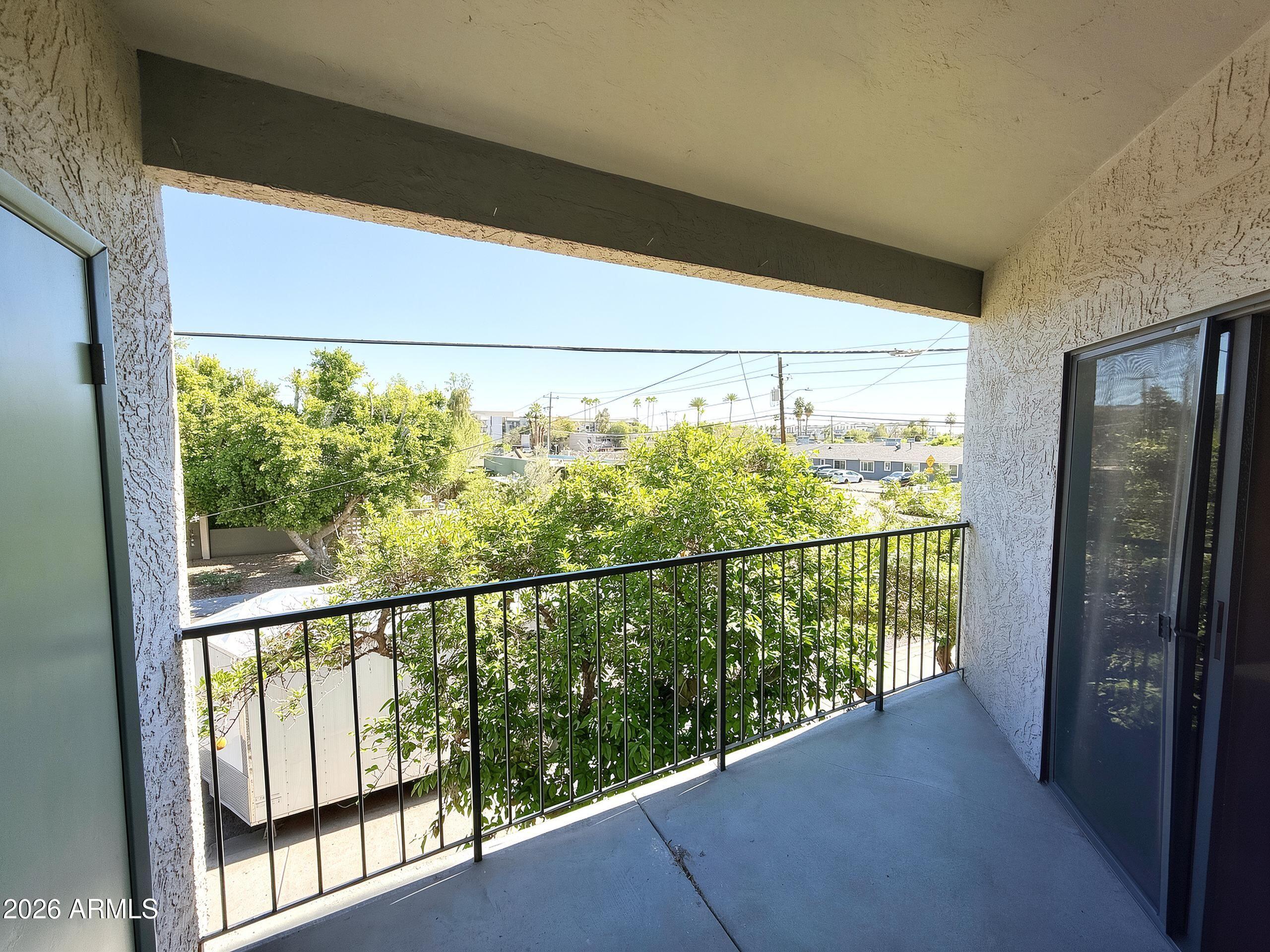 1352 E HIGHLAND Avenue 202