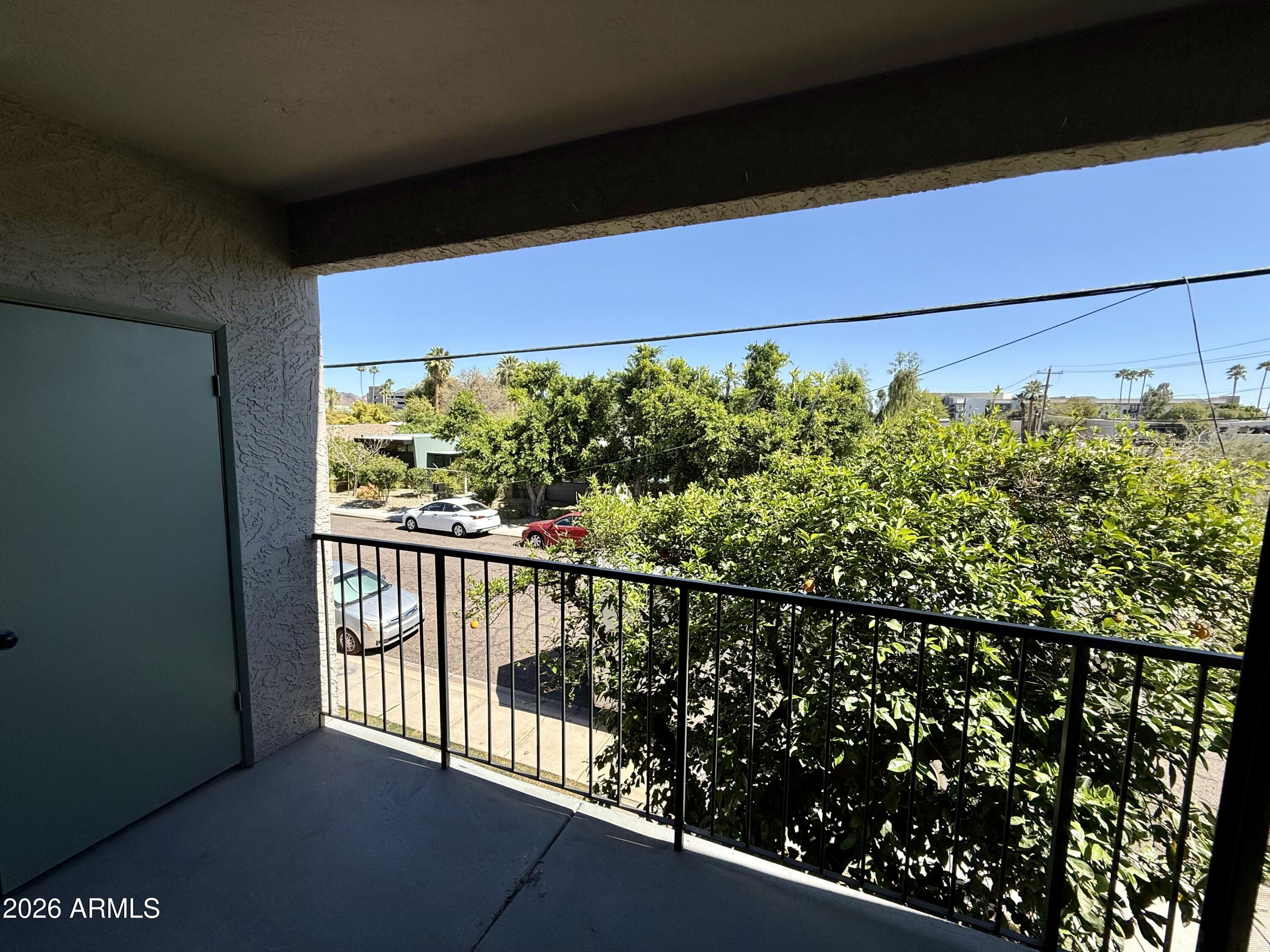 1352 E HIGHLAND Avenue 202