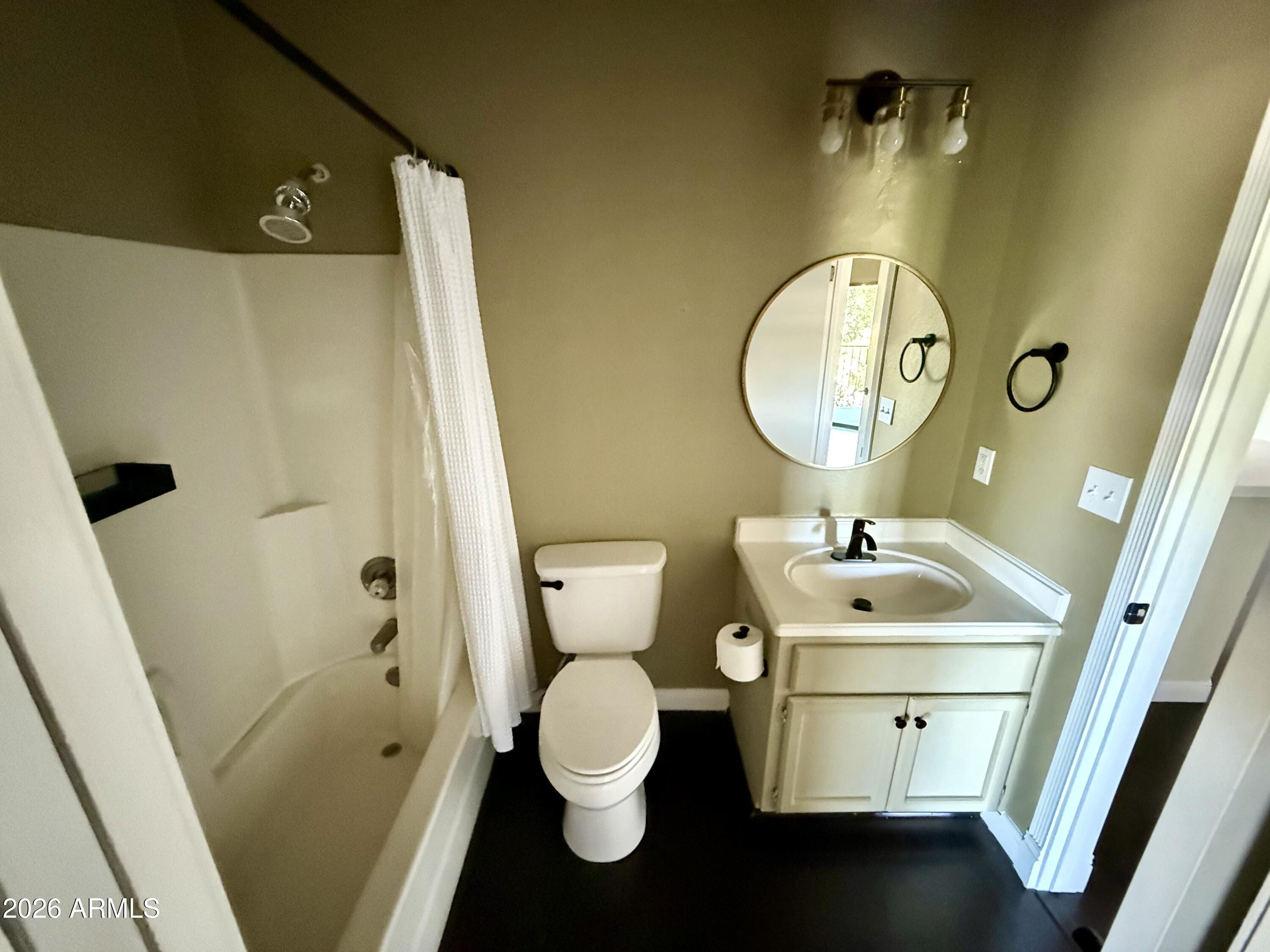 1352 E HIGHLAND Avenue 202