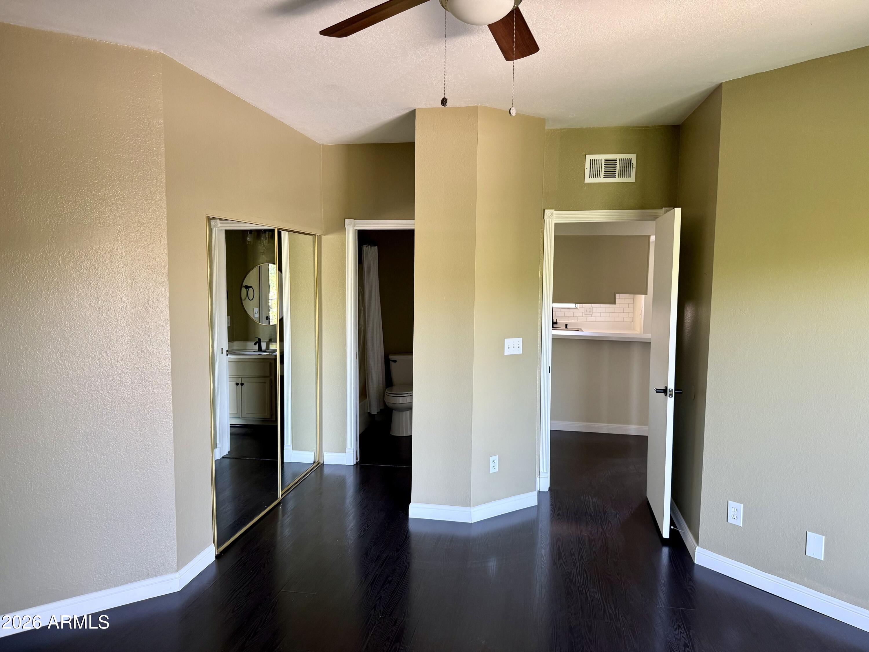 1352 E HIGHLAND Avenue 202