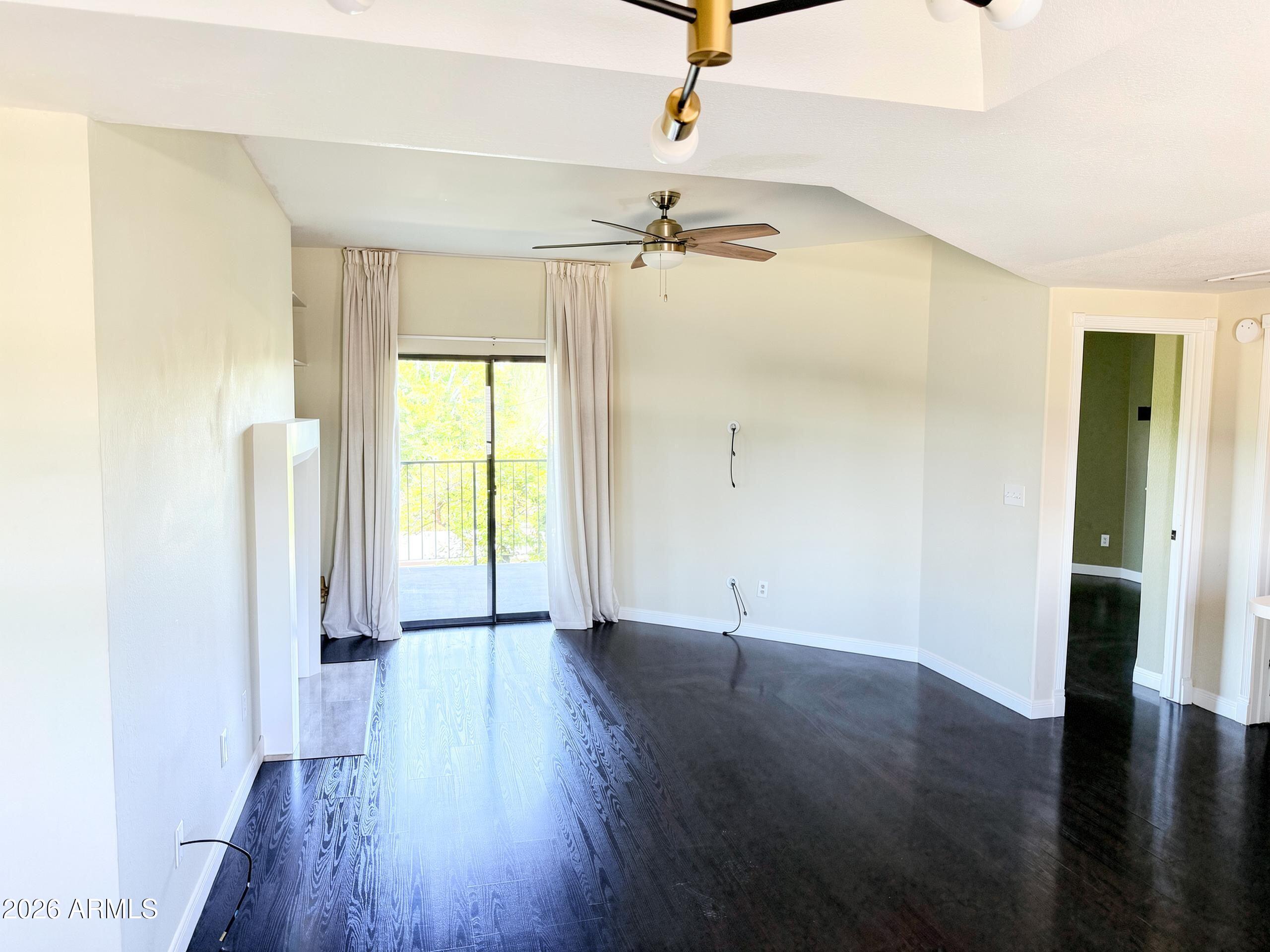 1352 E HIGHLAND Avenue 202