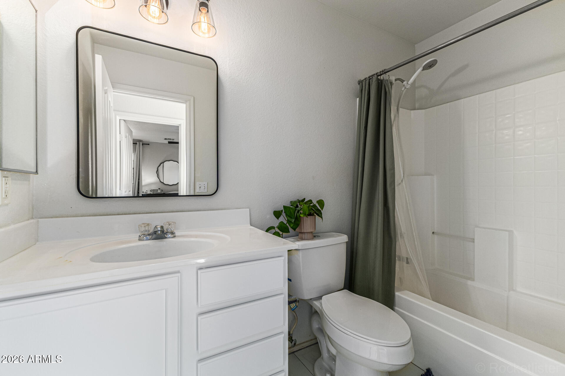 3033 E SANTA ROSA Drive