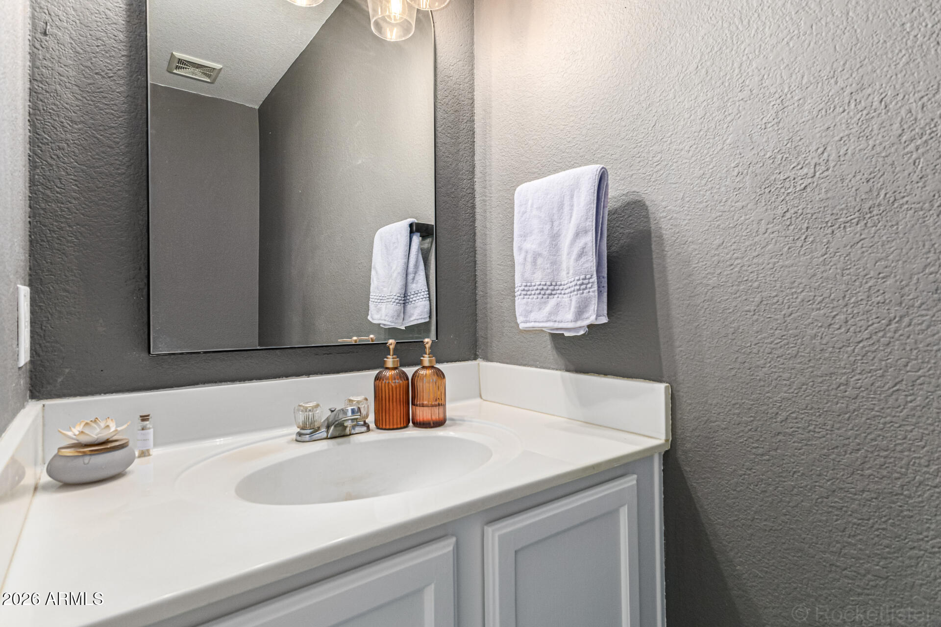 3033 E SANTA ROSA Drive