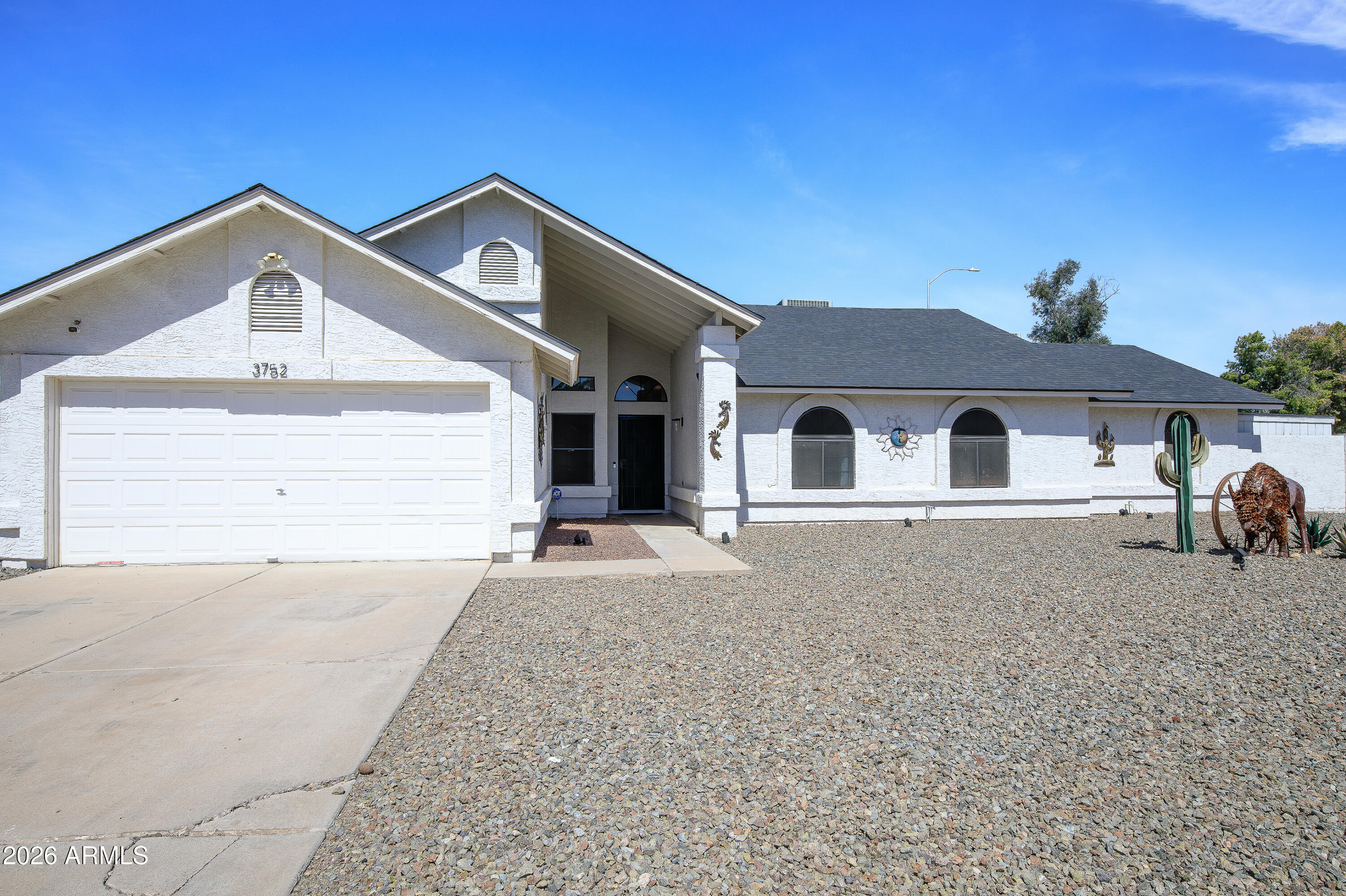 3752 E EMERALD Avenue