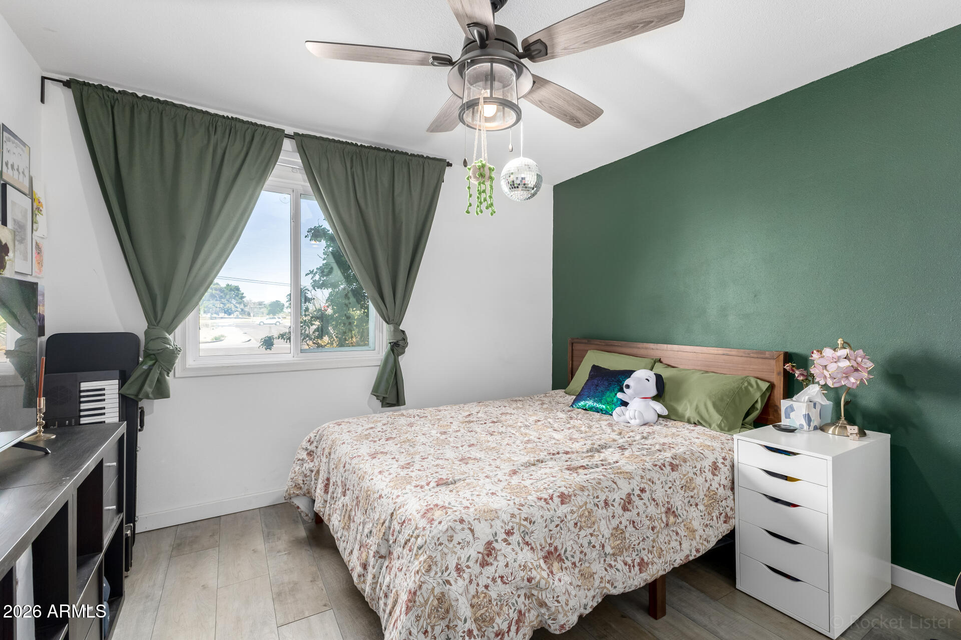 2419 W SHAW BUTTE Drive