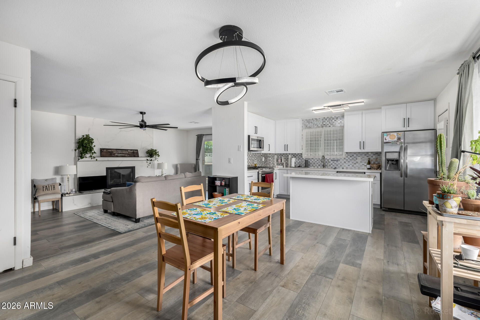 2419 W SHAW BUTTE Drive