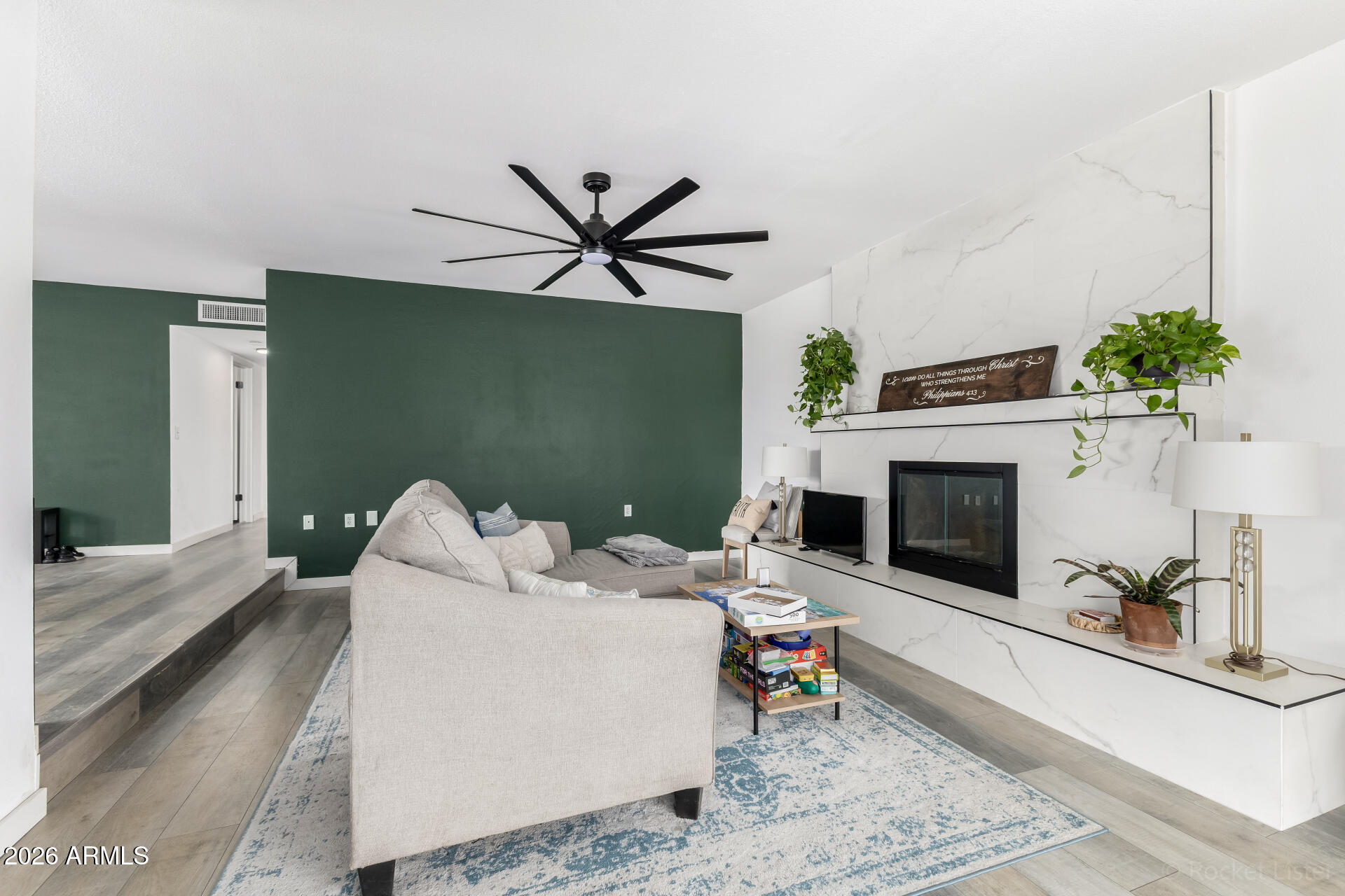 2419 W SHAW BUTTE Drive