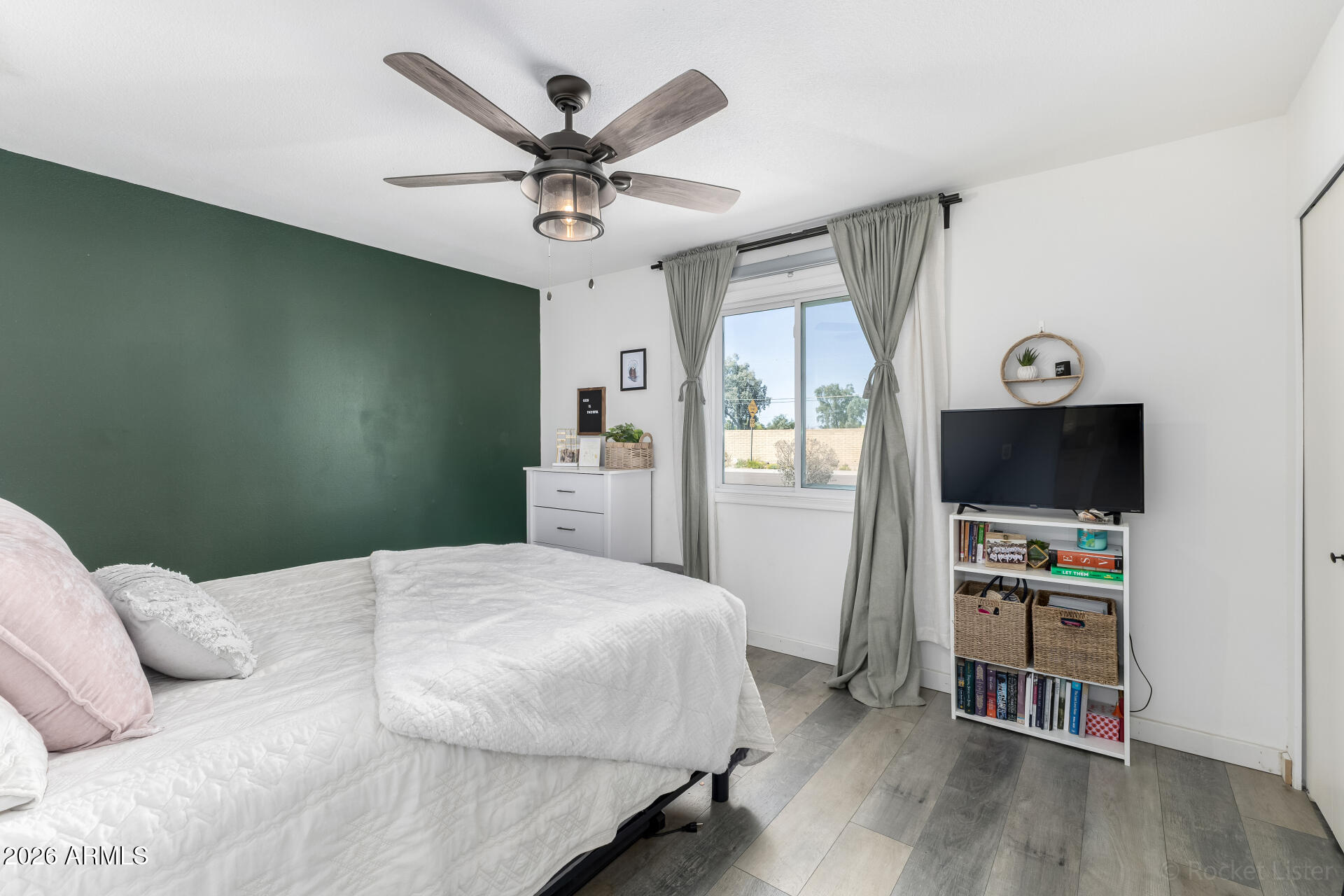 2419 W SHAW BUTTE Drive